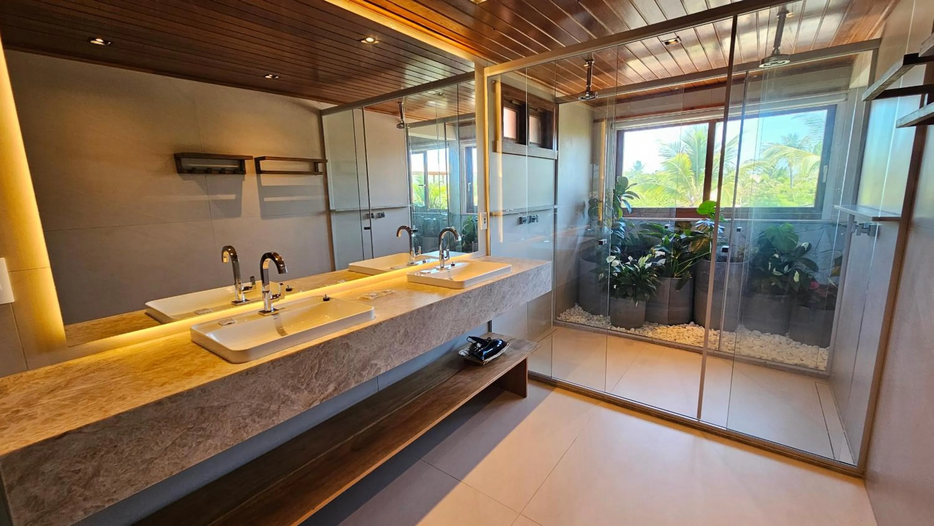 Shower in Pousada Casa do Forte