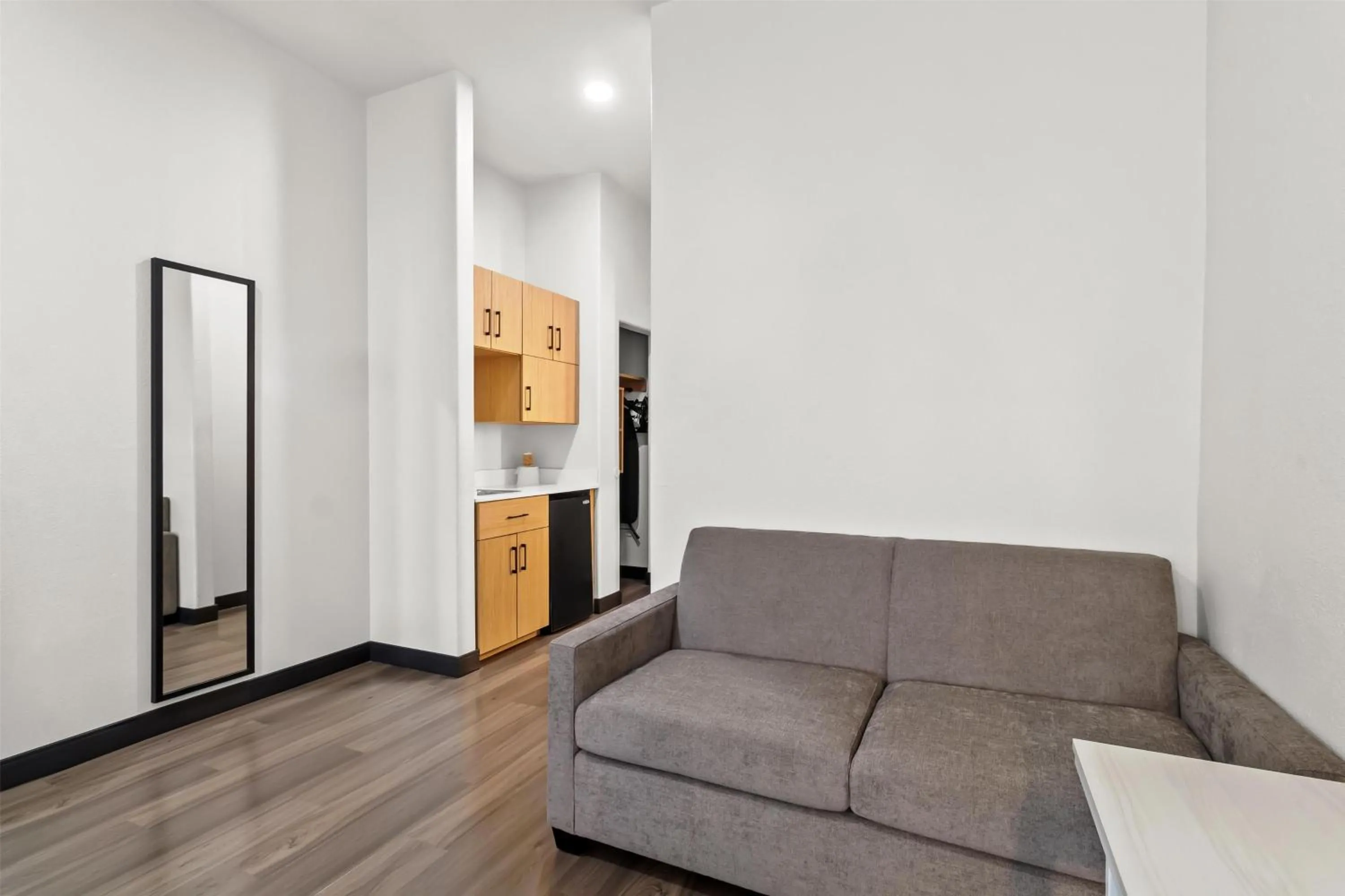 Living room in Spark By Hilton Houston Hobby Airport