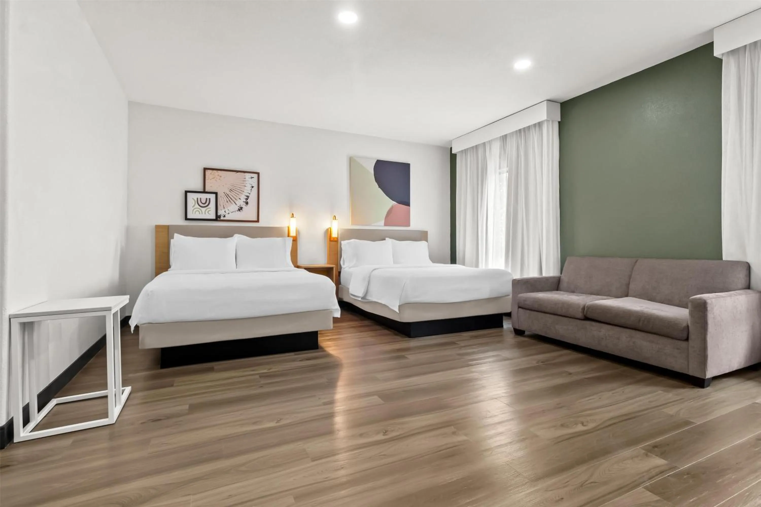 Living room, Bed in Spark By Hilton Houston Hobby Airport