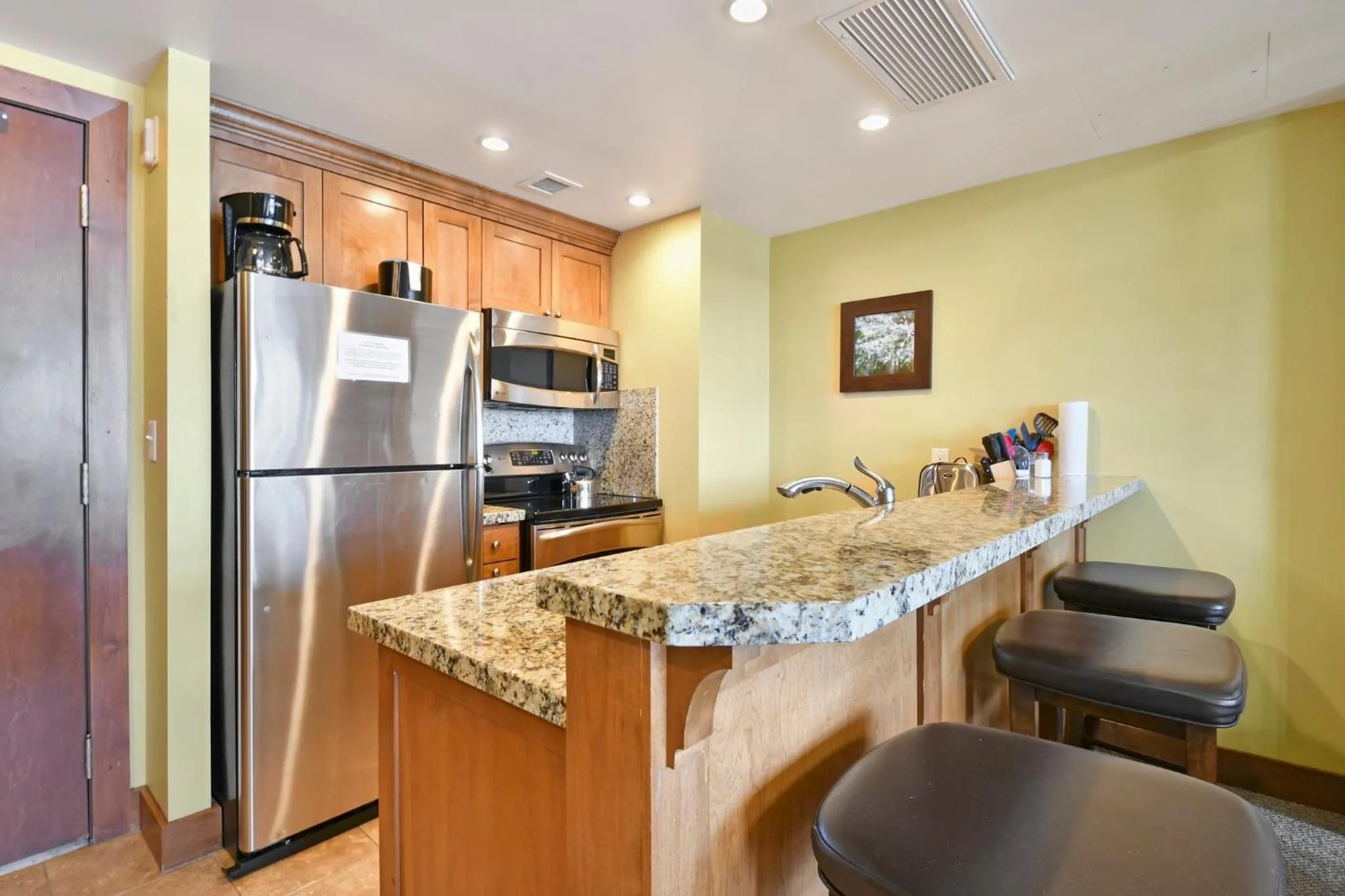 Kitchen or kitchenette in Sundial Lodge, Park City - Canyons Village by Vail Resorts
