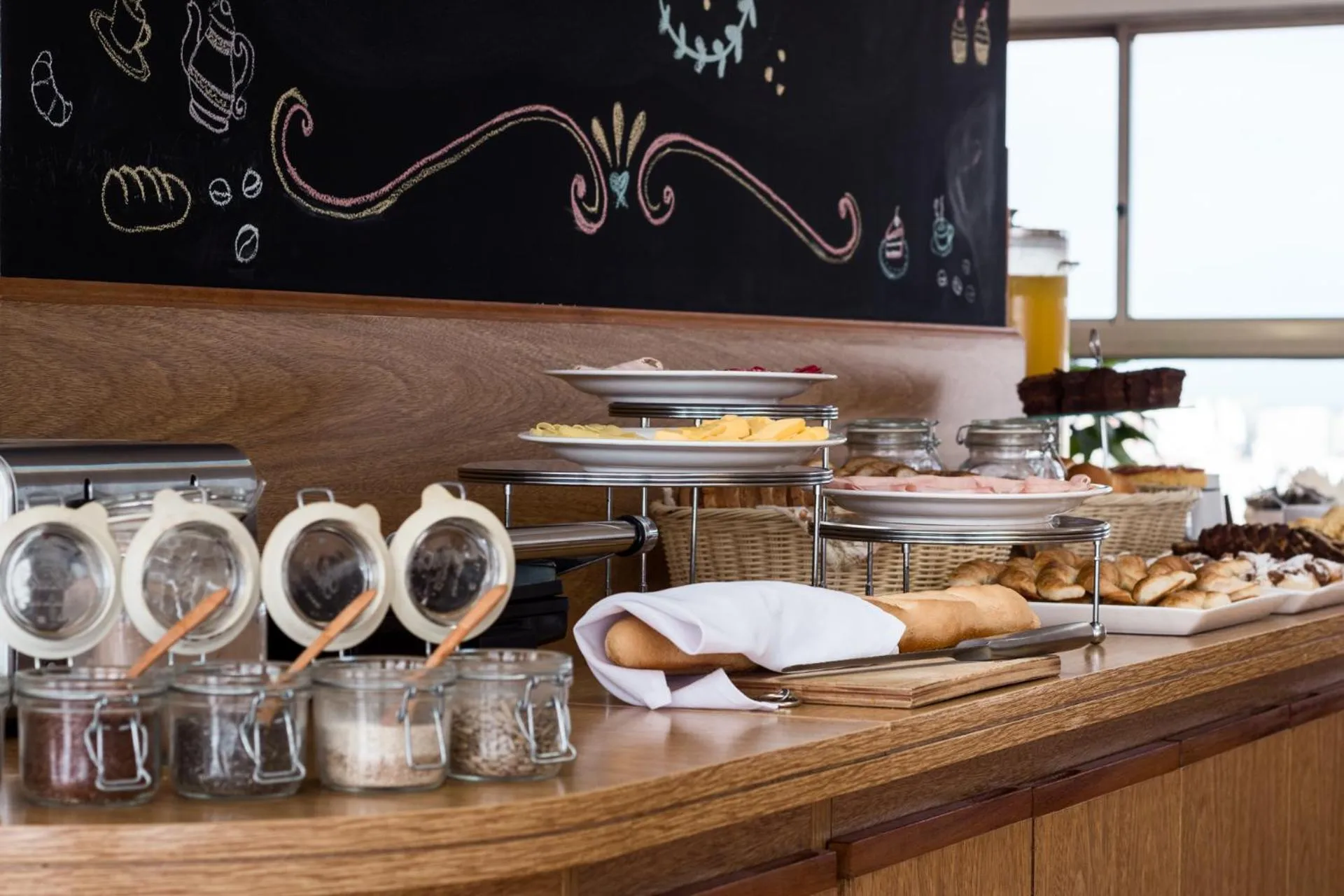 Food and drinks in Alfa Suites - Montevideo