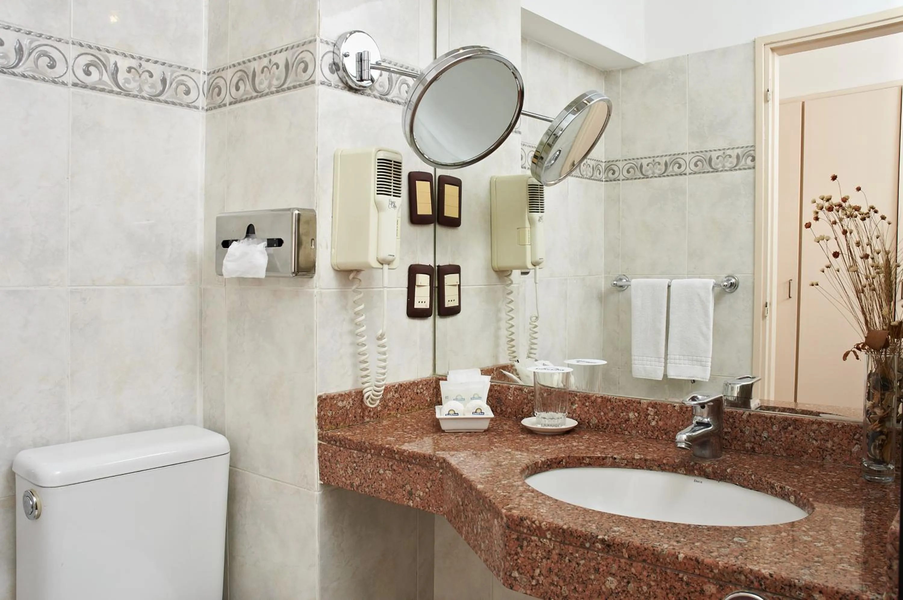 Bathroom in Alfa Suites - Montevideo