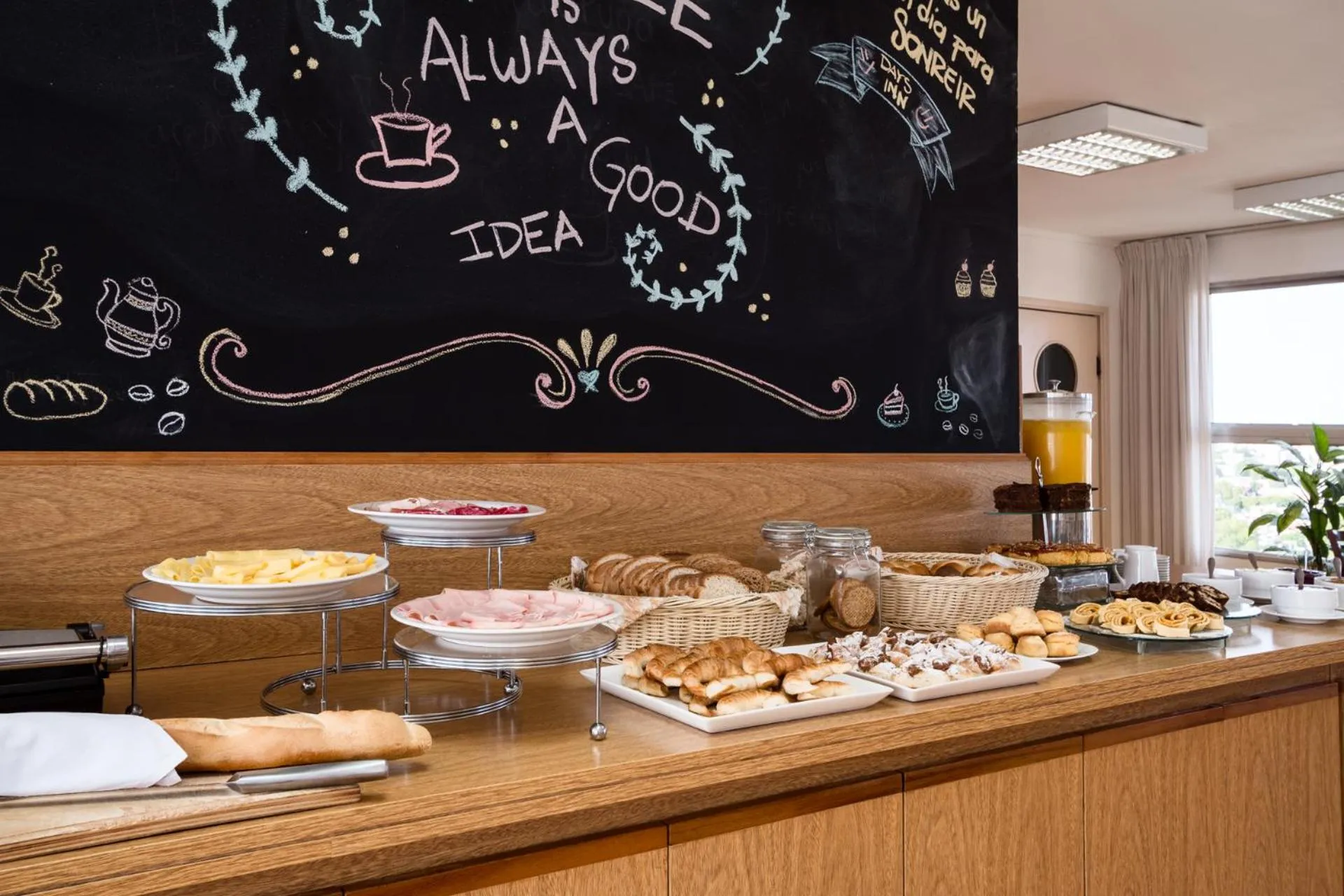 Food and drinks in Alfa Suites - Montevideo