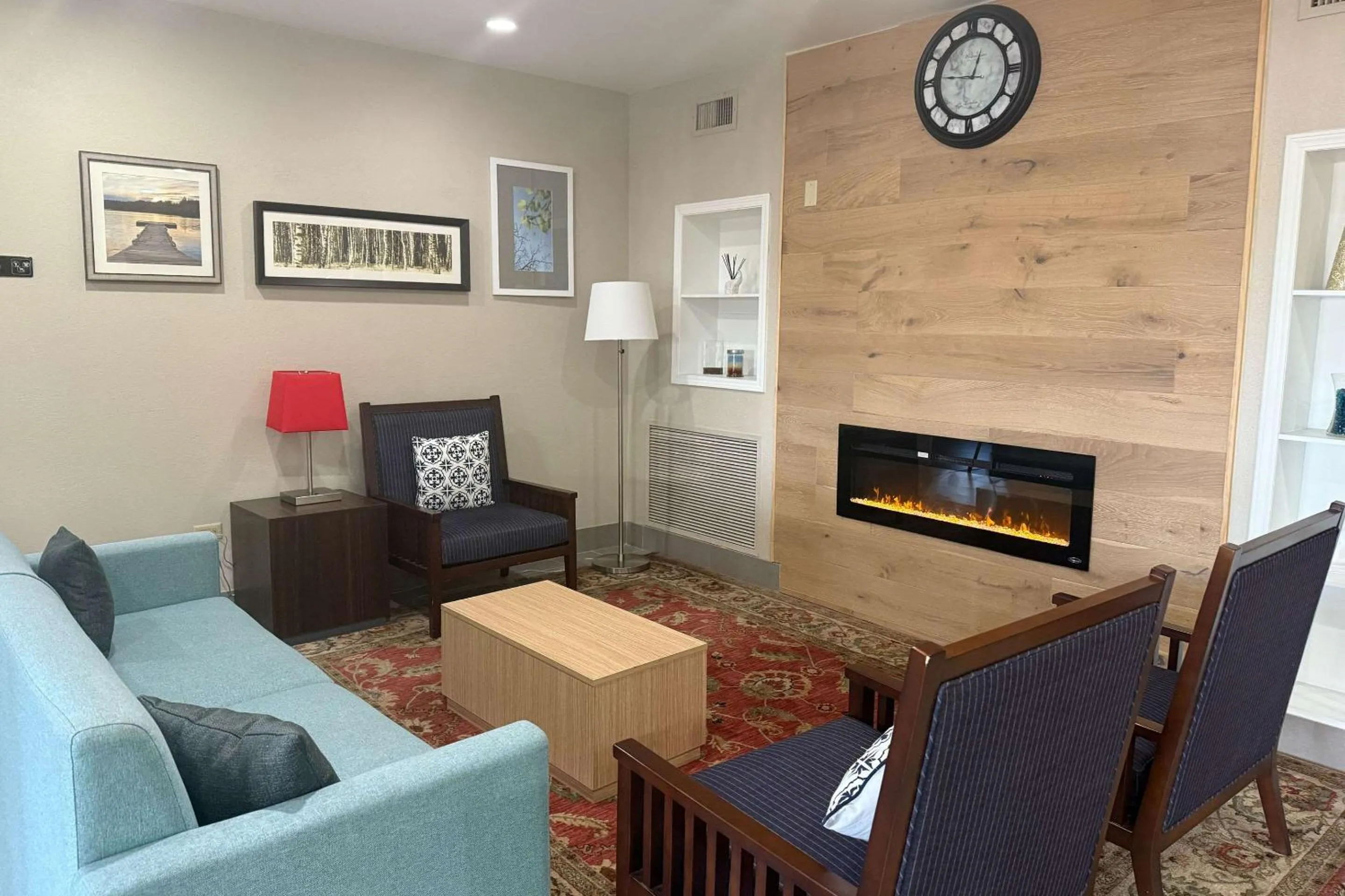 Lobby or reception in Country Inn & Suites by Radisson, Elgin, IL