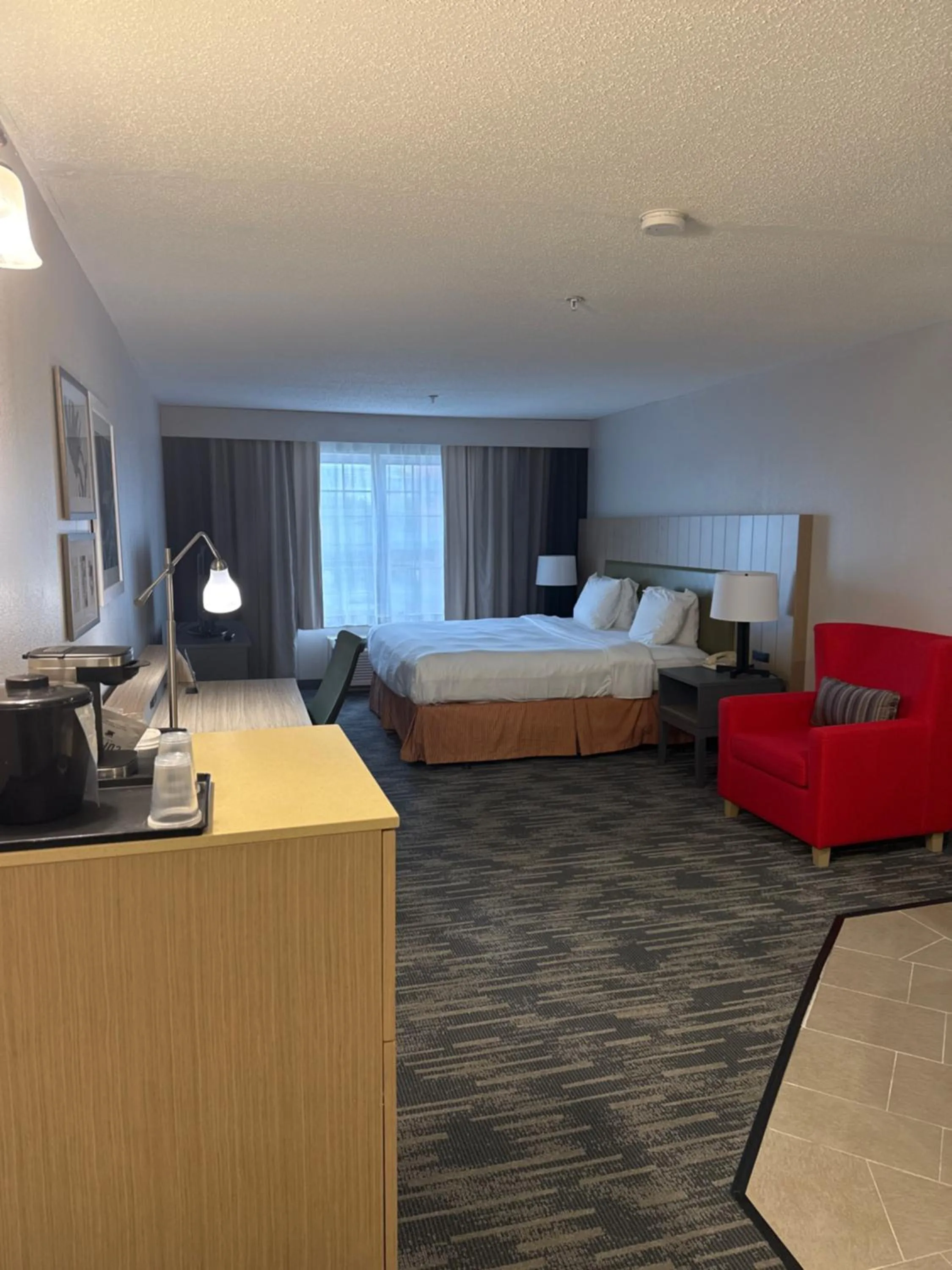 Photo of the whole room, Bed in Country Inn & Suites by Radisson, Elgin, IL