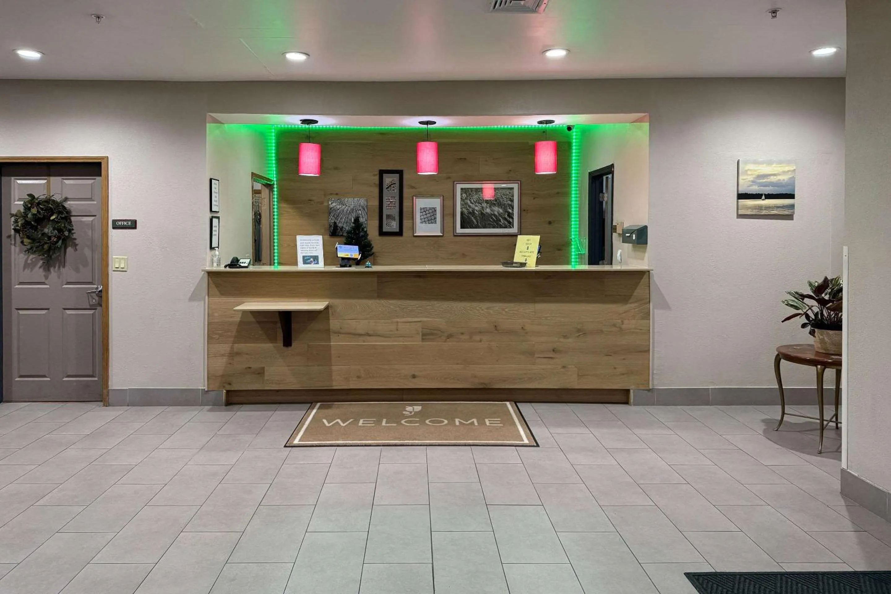 Lobby or reception in Country Inn & Suites by Radisson, Elgin, IL