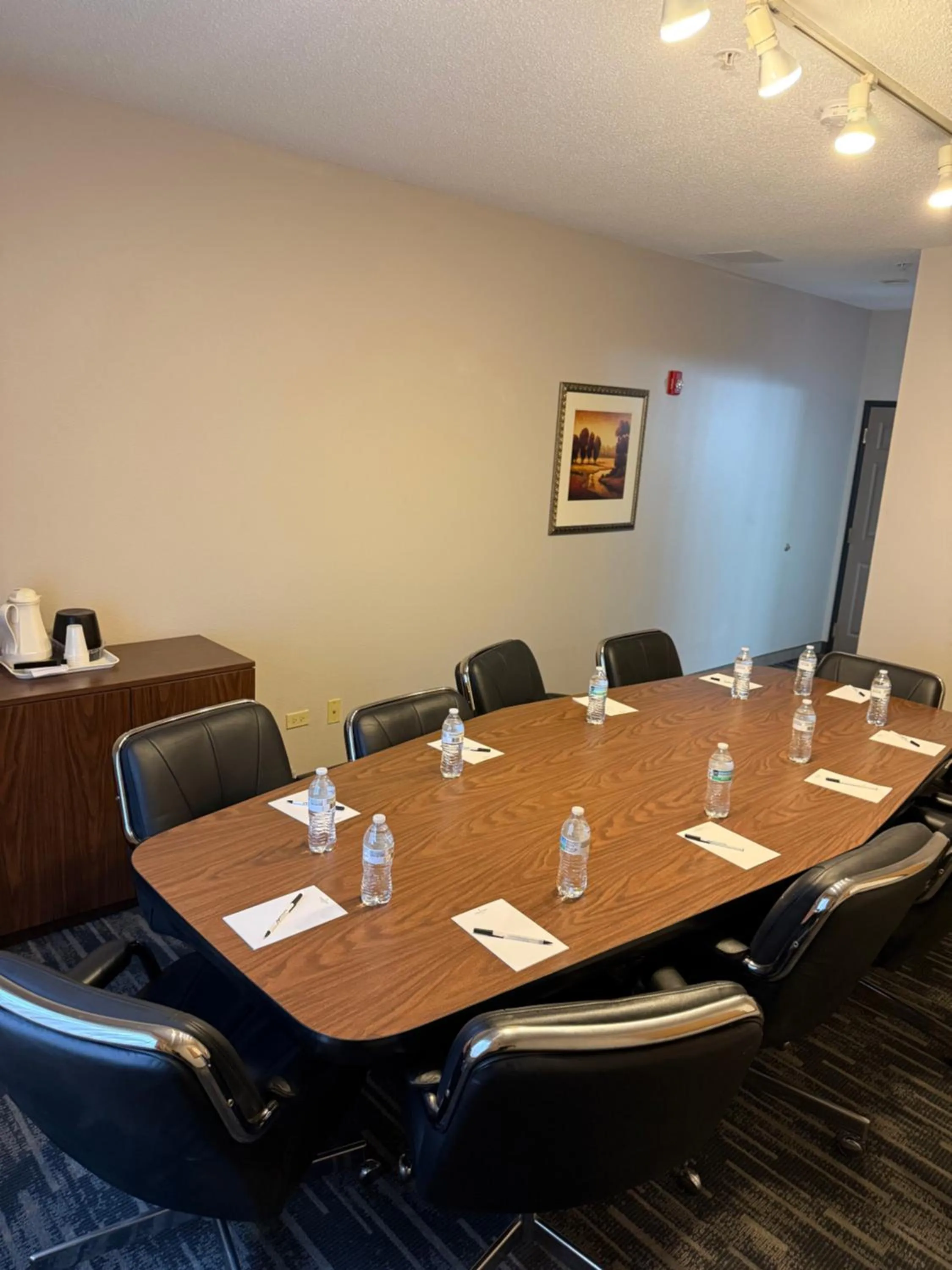 Meeting/conference room in Country Inn & Suites by Radisson, Elgin, IL