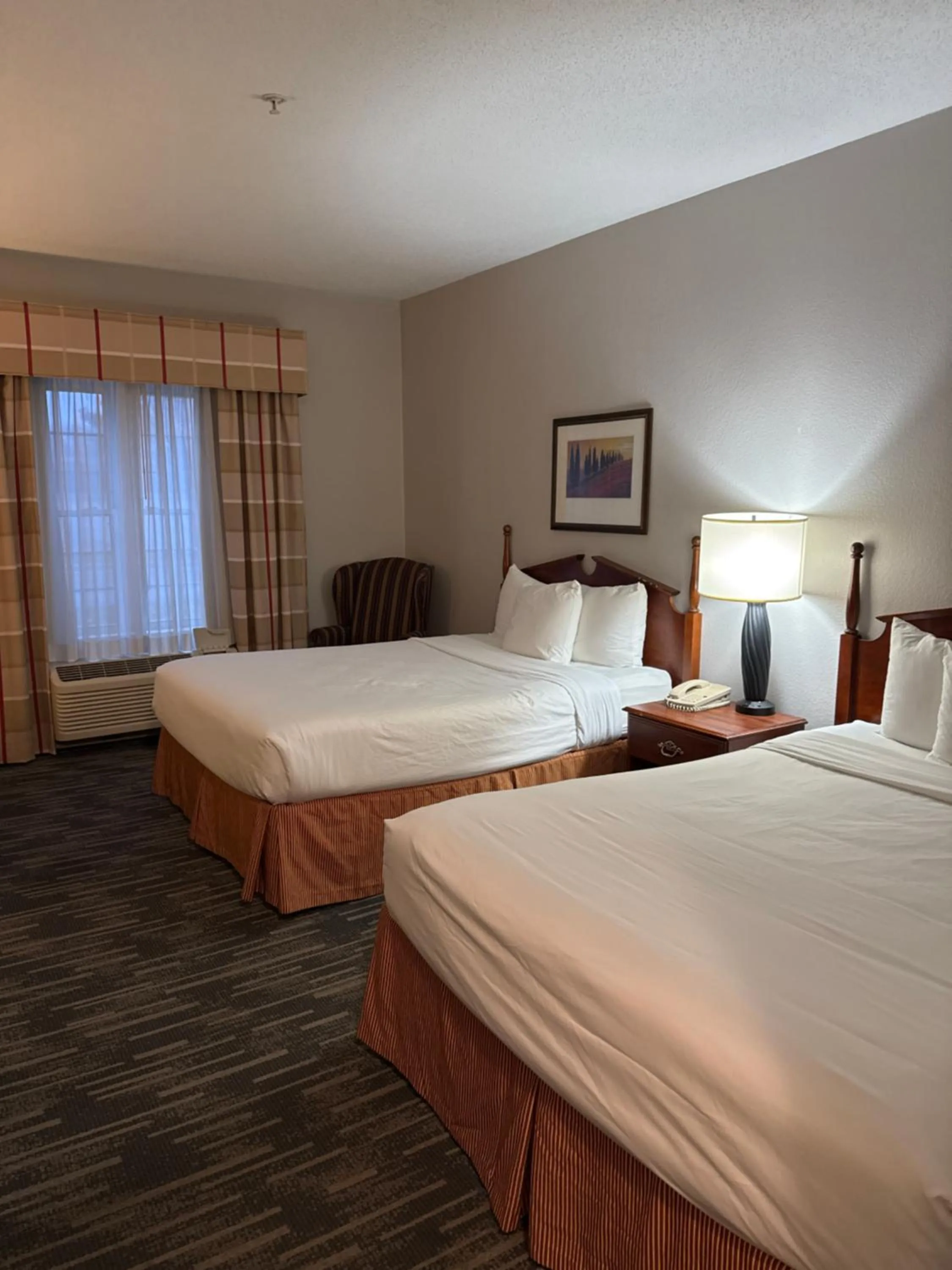 Bedroom, Bed in Country Inn & Suites by Radisson, Elgin, IL