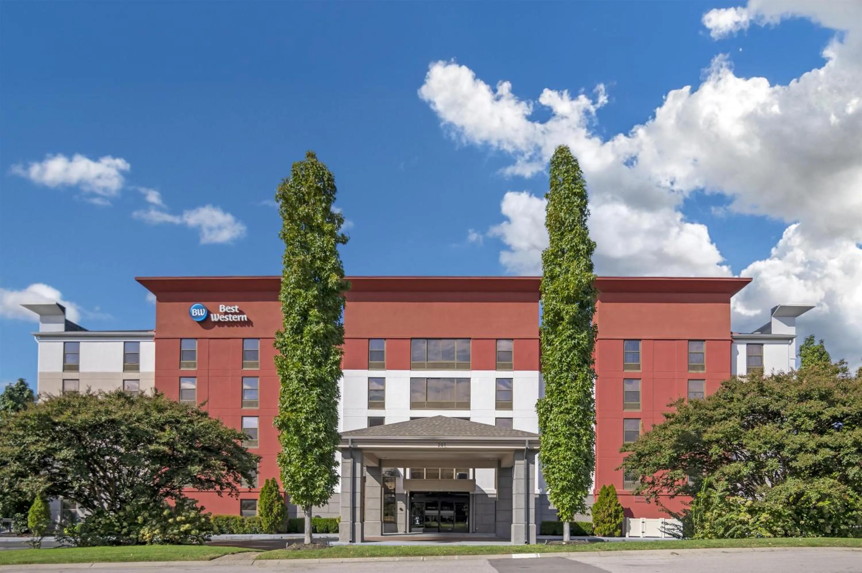 Property building in Best Western Suites near Opryland