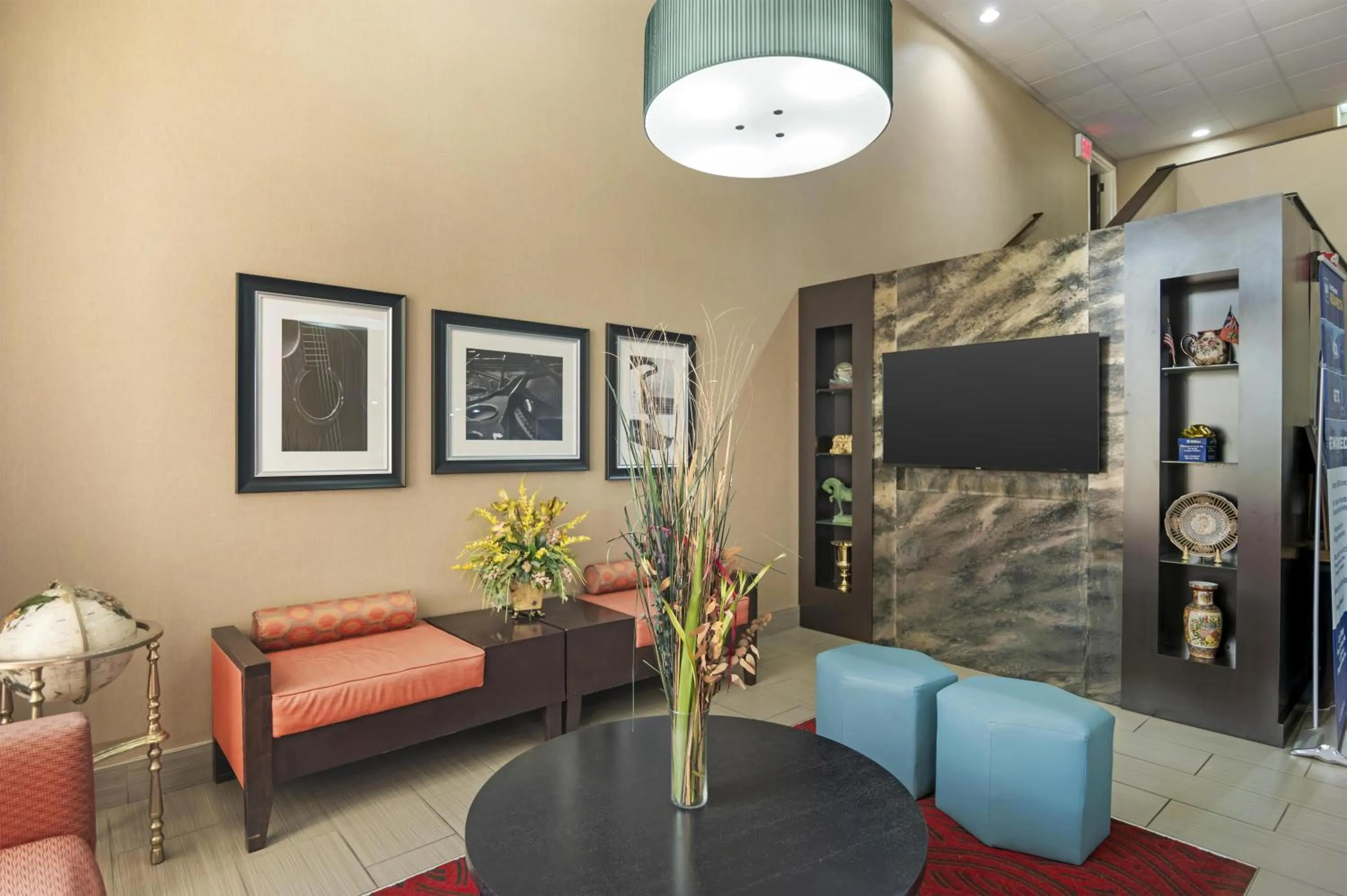 Lobby or reception in Best Western Suites near Opryland