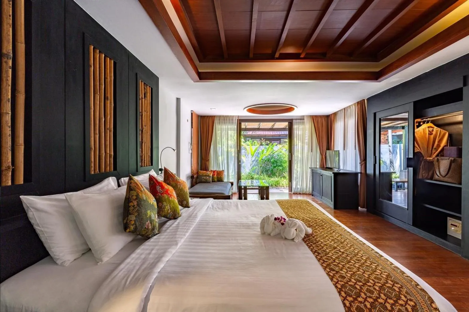 Bed in Railay Bay Resort & Spa