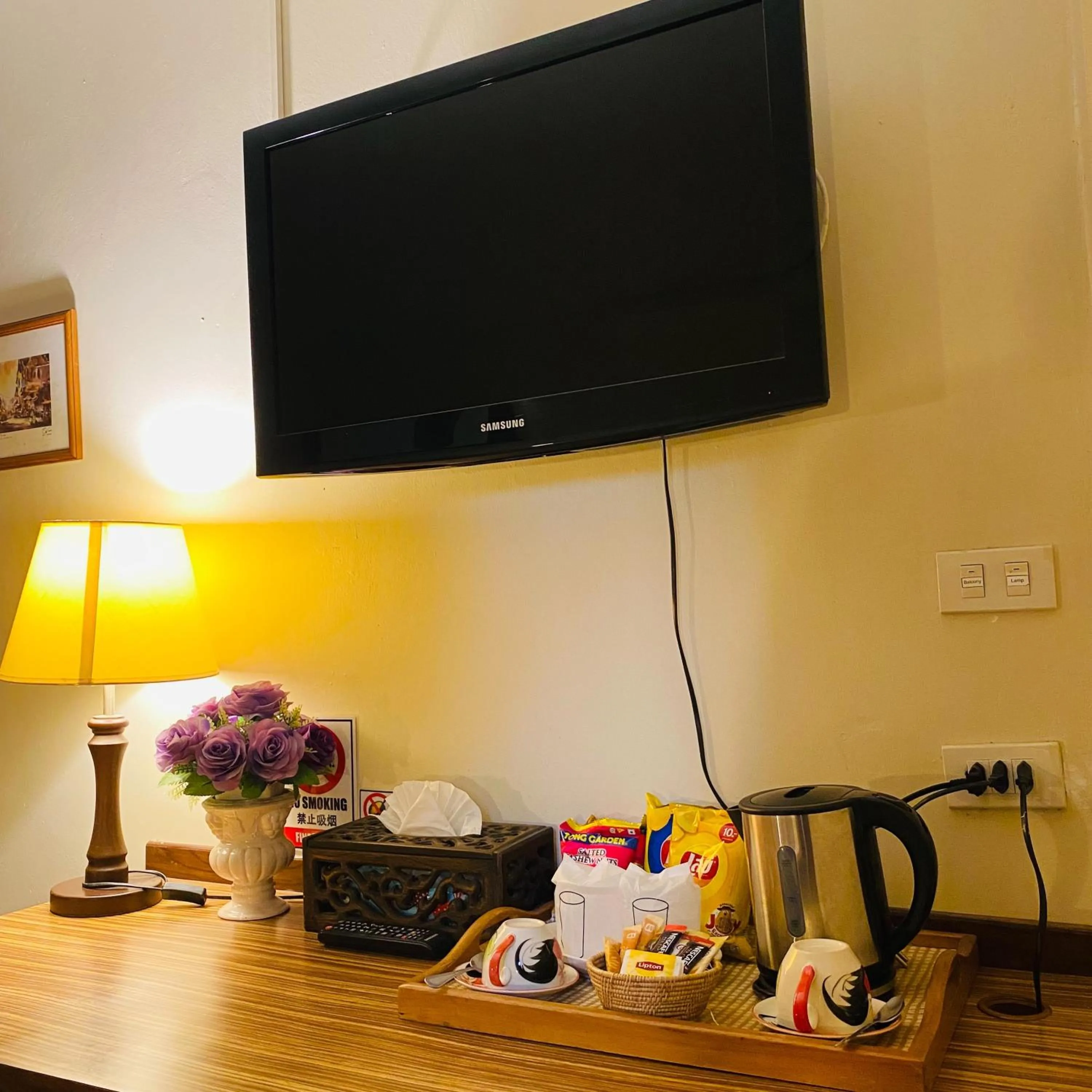 TV and multimedia in Vieng Mantra Hotel