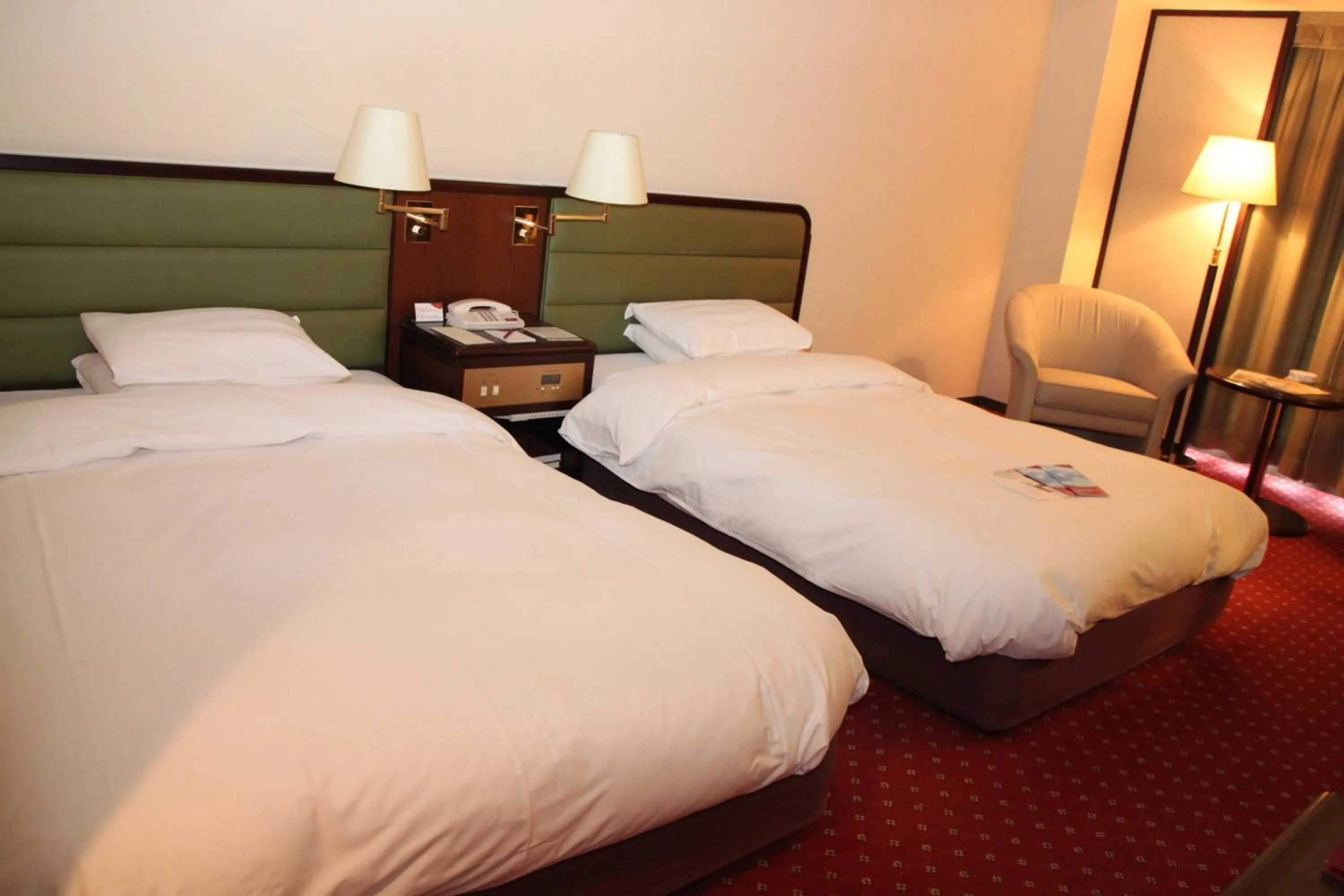 Photo of the whole room, Bed in ANA Crowne Plaza Hotel Kyoto by IHG