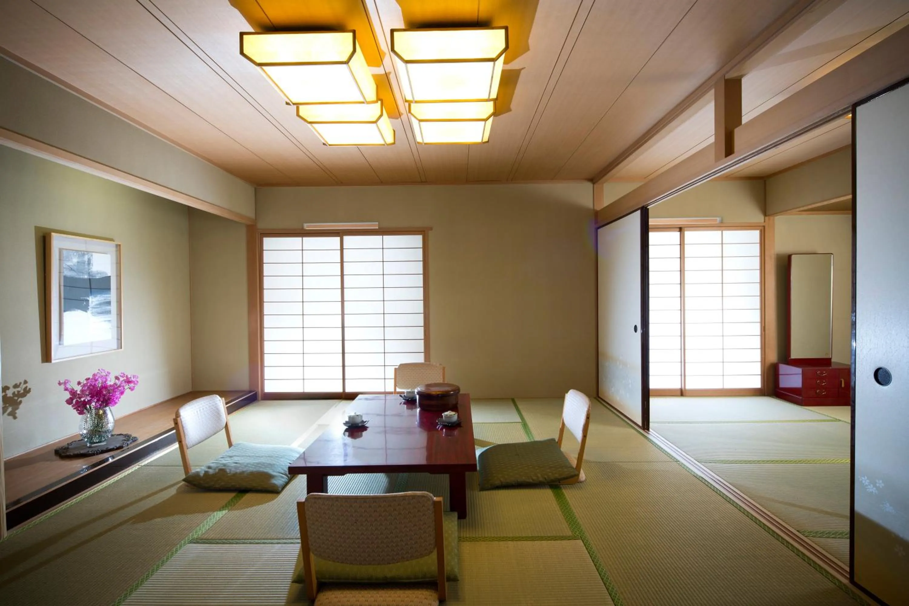 Photo of the whole room in ANA Crowne Plaza Hotel Kyoto by IHG