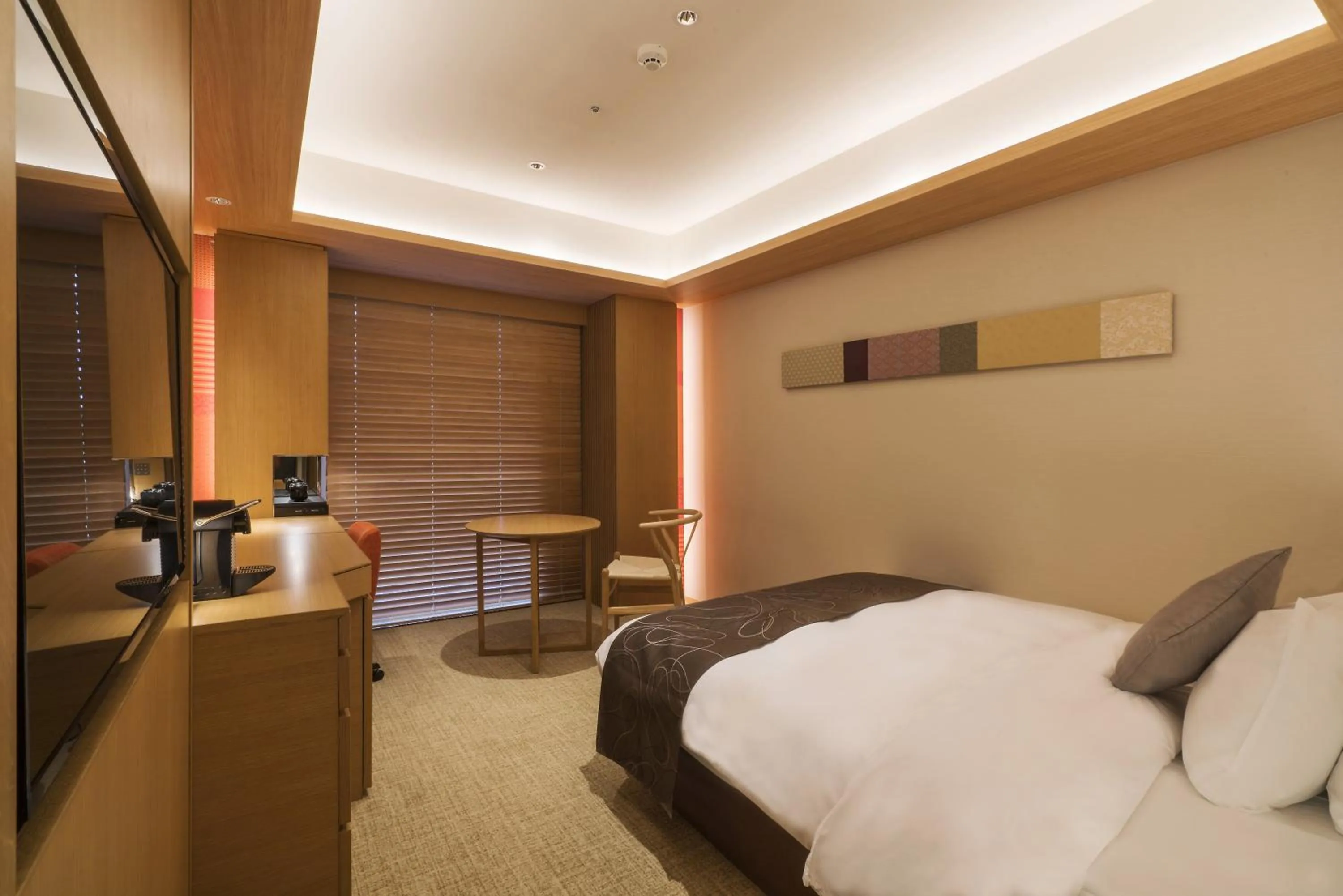 Photo of the whole room, Bed in ANA Crowne Plaza Hotel Kyoto by IHG