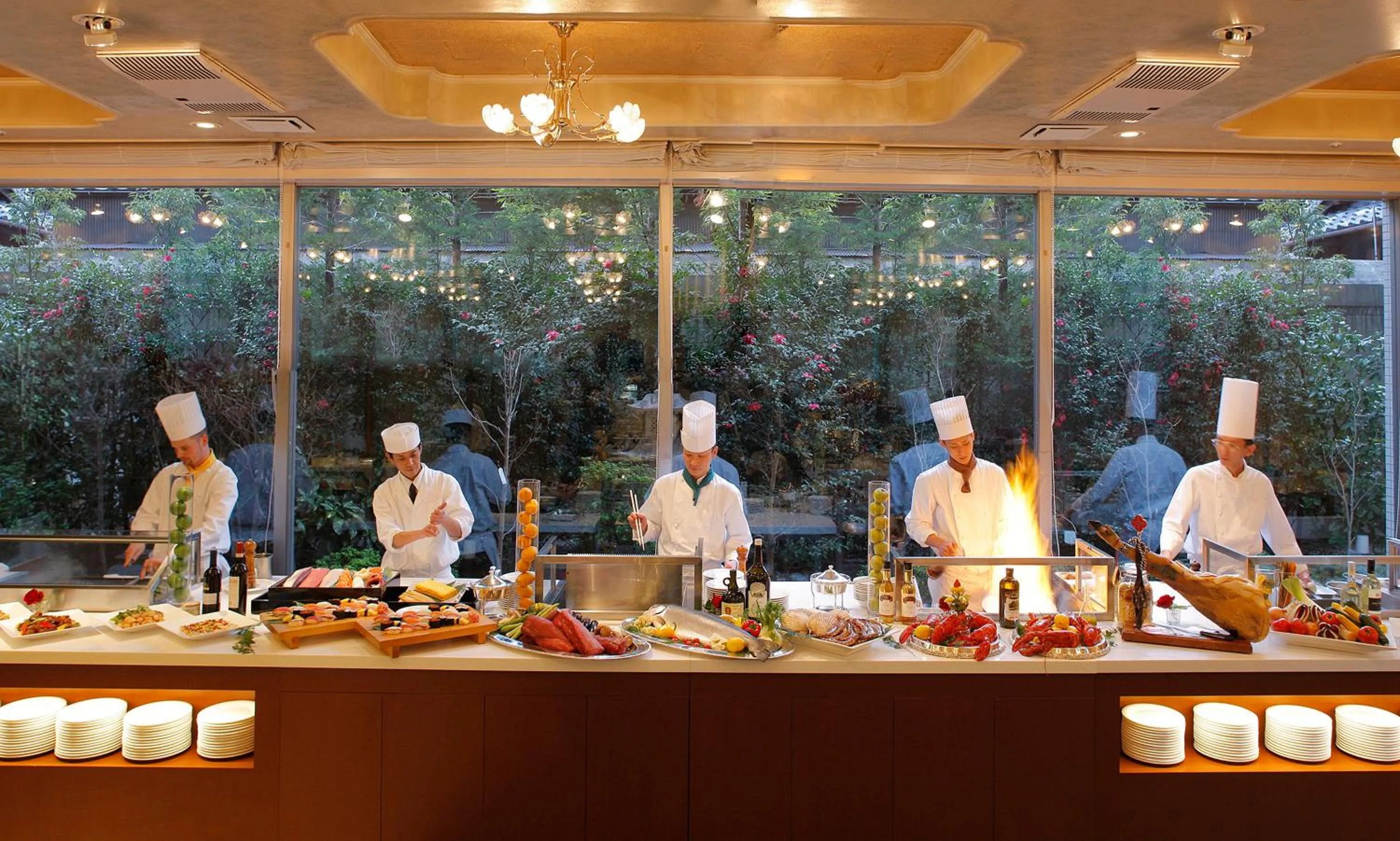 Restaurant/places to eat in ANA Crowne Plaza Hotel Kyoto by IHG