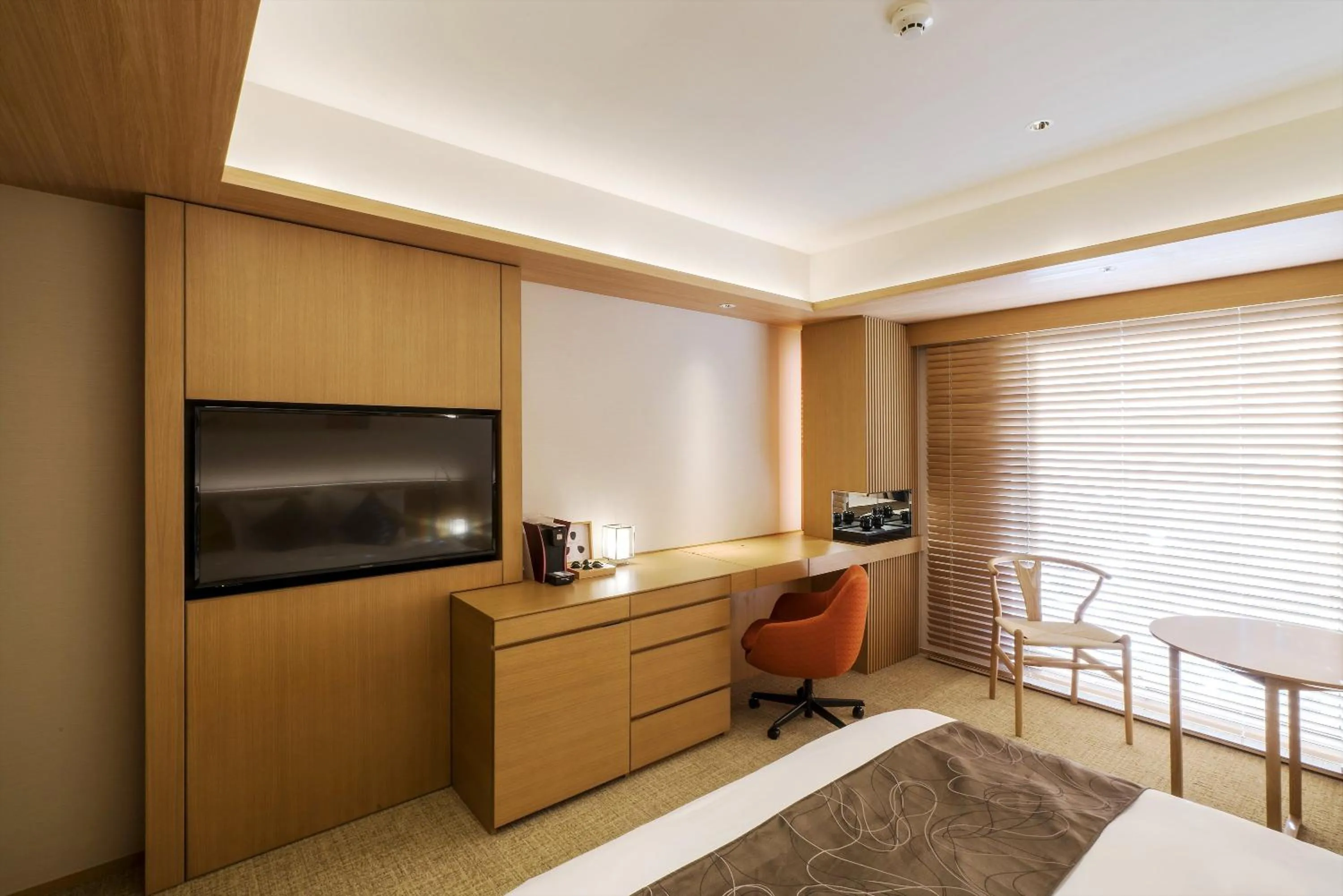 Photo of the whole room in ANA Crowne Plaza Hotel Kyoto by IHG