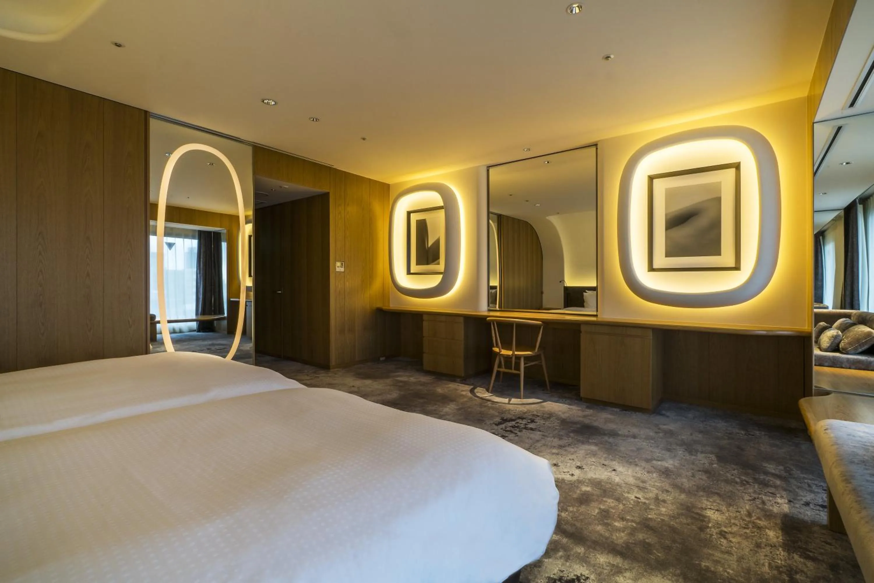 Photo of the whole room, Bed in ANA Crowne Plaza Hotel Kyoto by IHG