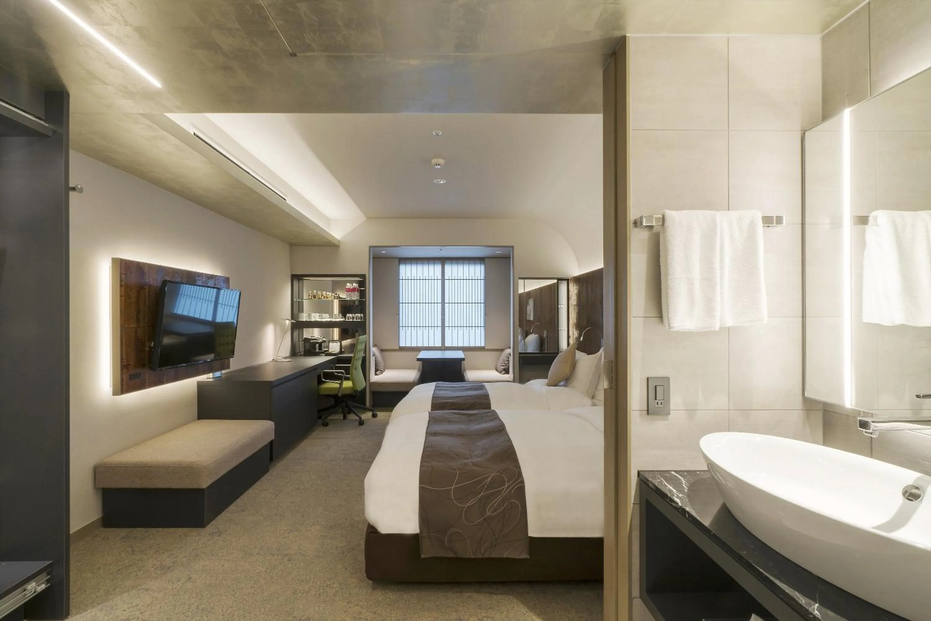 Photo of the whole room, Bed in ANA Crowne Plaza Hotel Kyoto by IHG