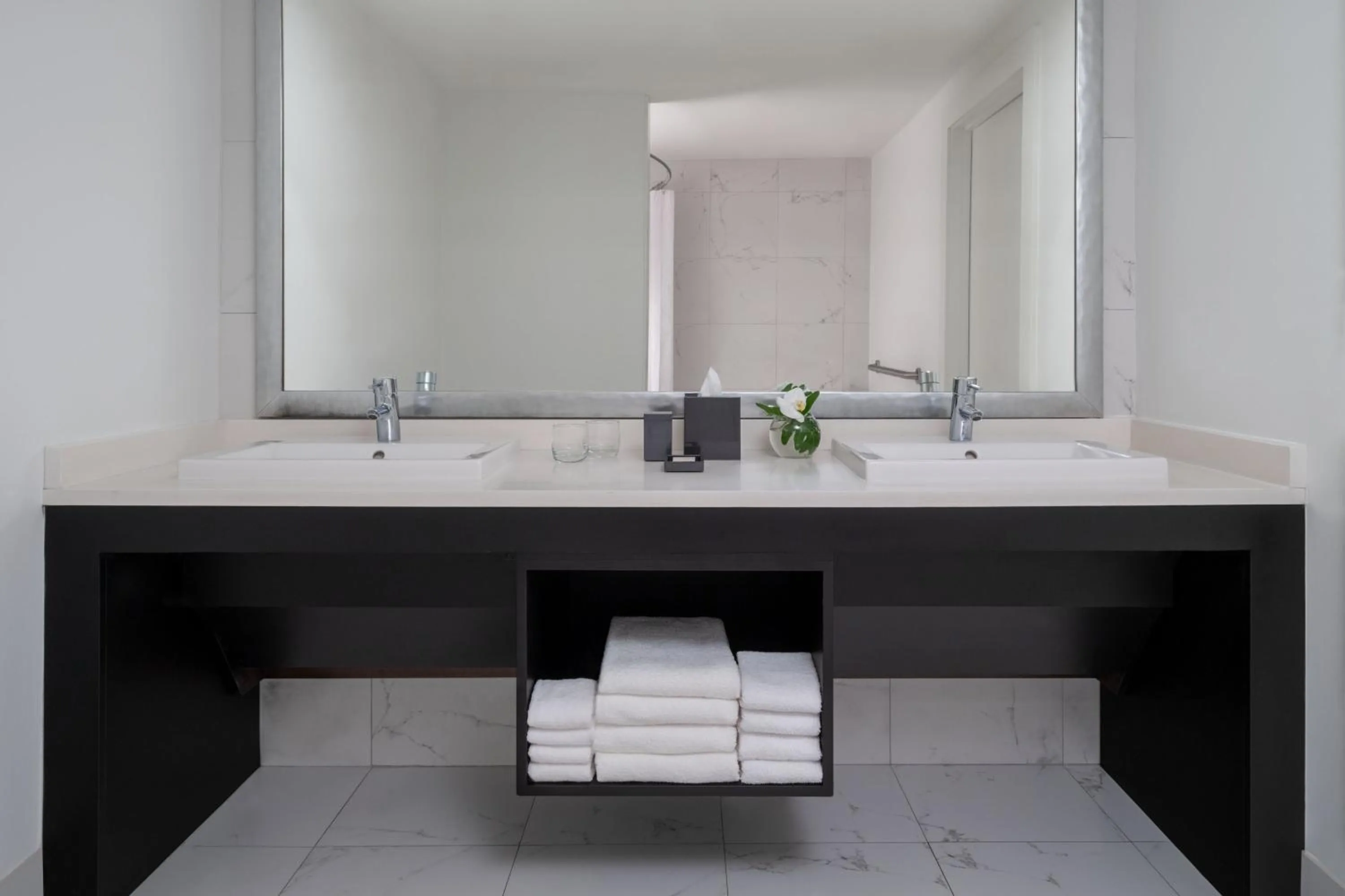 Bathroom in Renaissance Orlando Resort - Disney Springs Area