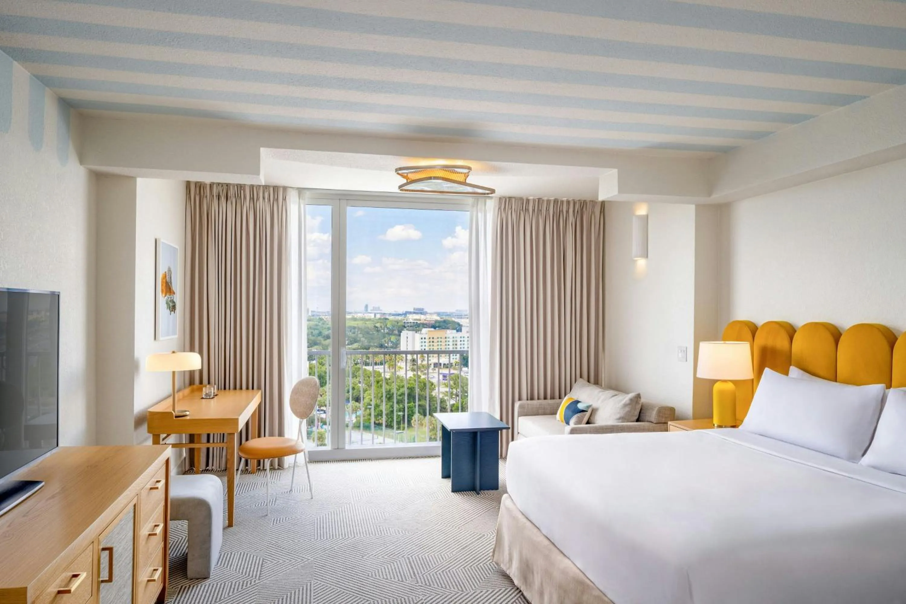 Photo of the whole room, Bed in Renaissance Orlando Resort - Disney Springs Area