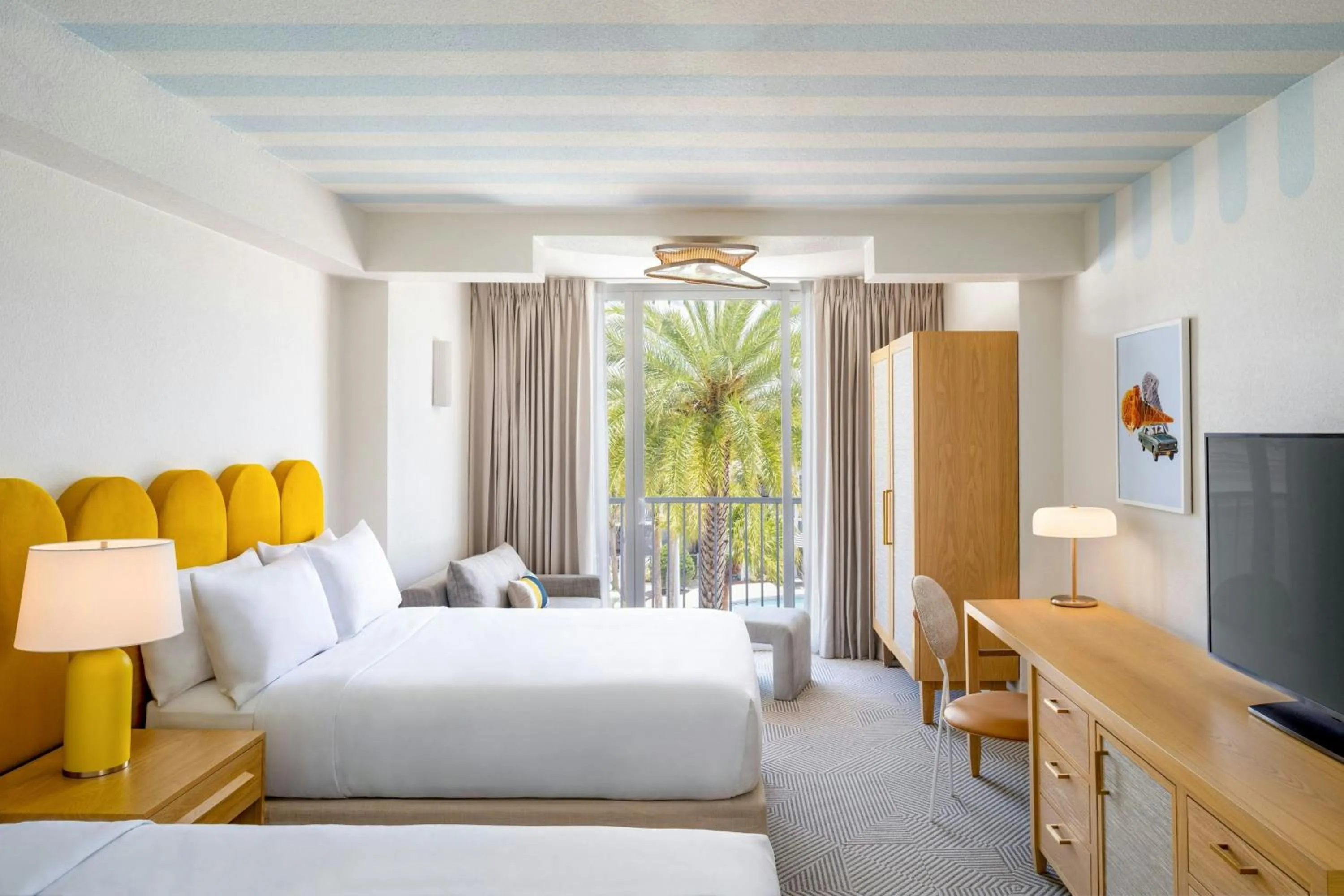 Photo of the whole room, Bed in Renaissance Orlando Resort - Disney Springs Area