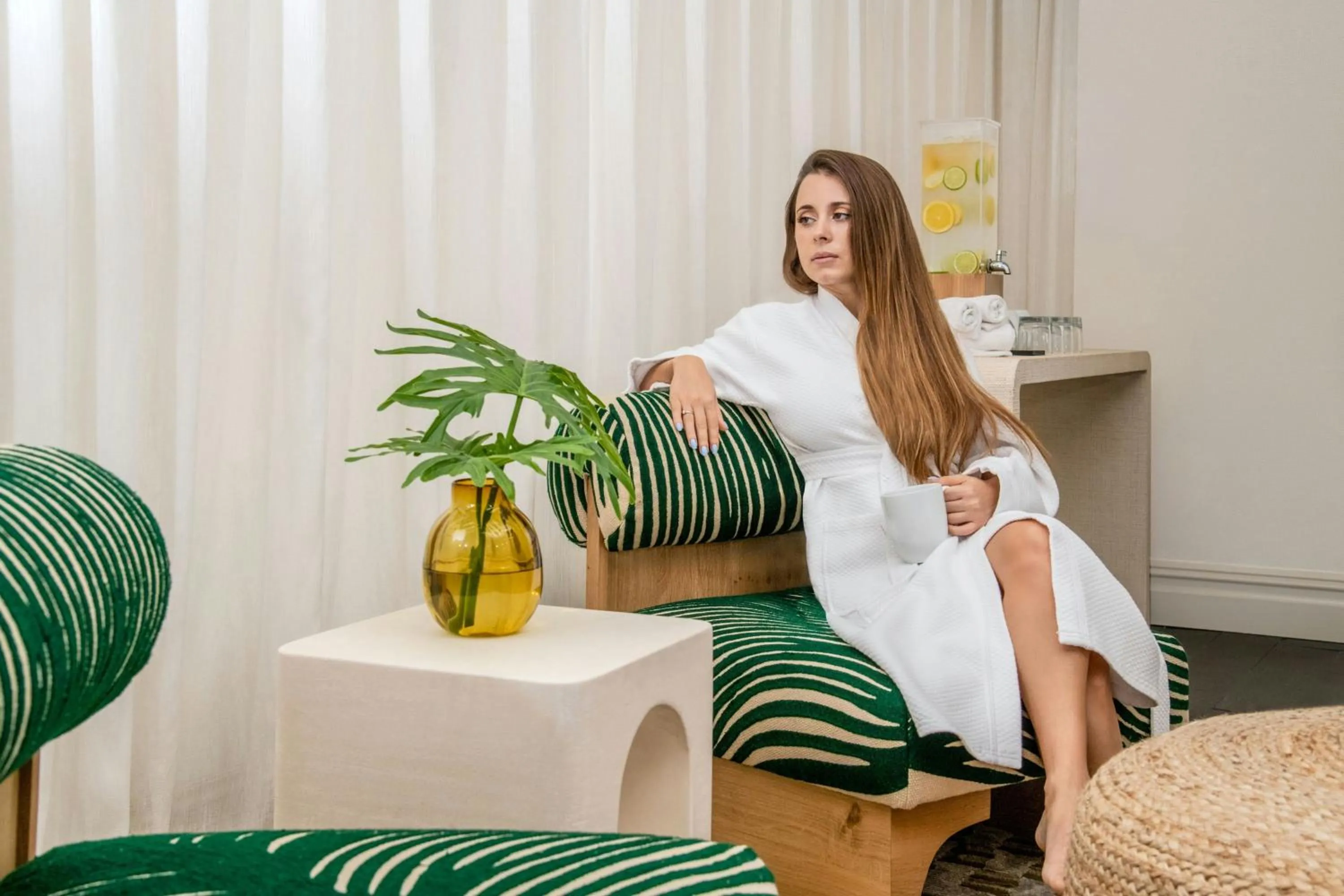 Lounge or bar in Renaissance Orlando Resort - Disney Springs Area