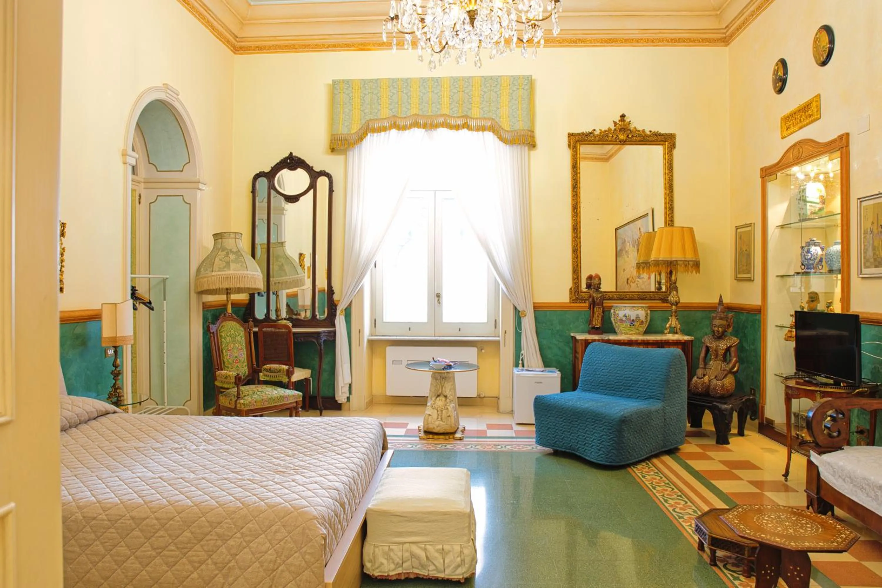 Photo of the whole room, Bed in B&B Flora House