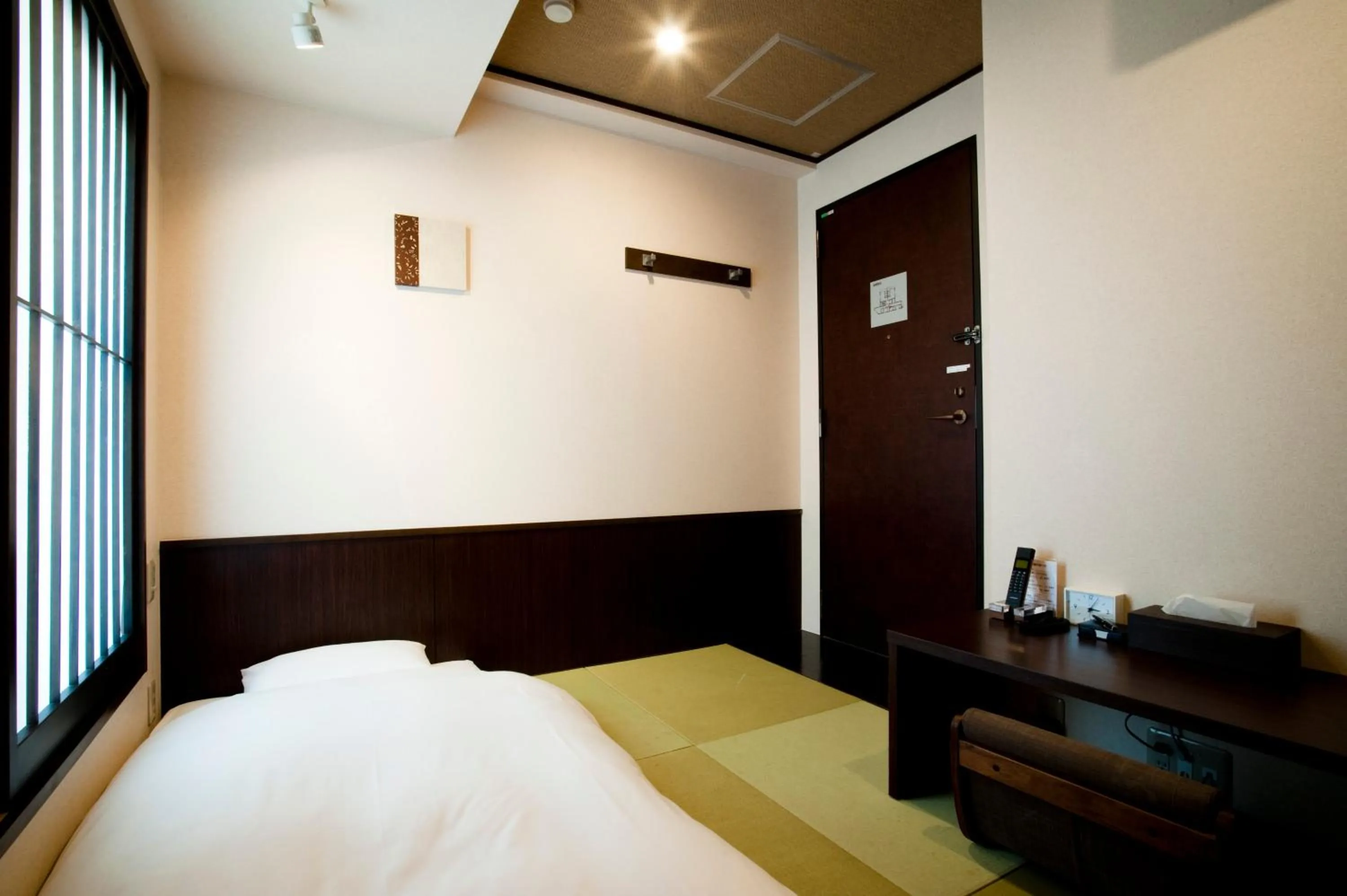 Photo of the whole room, Bed in Ochanomizu Hotel Shoryukan