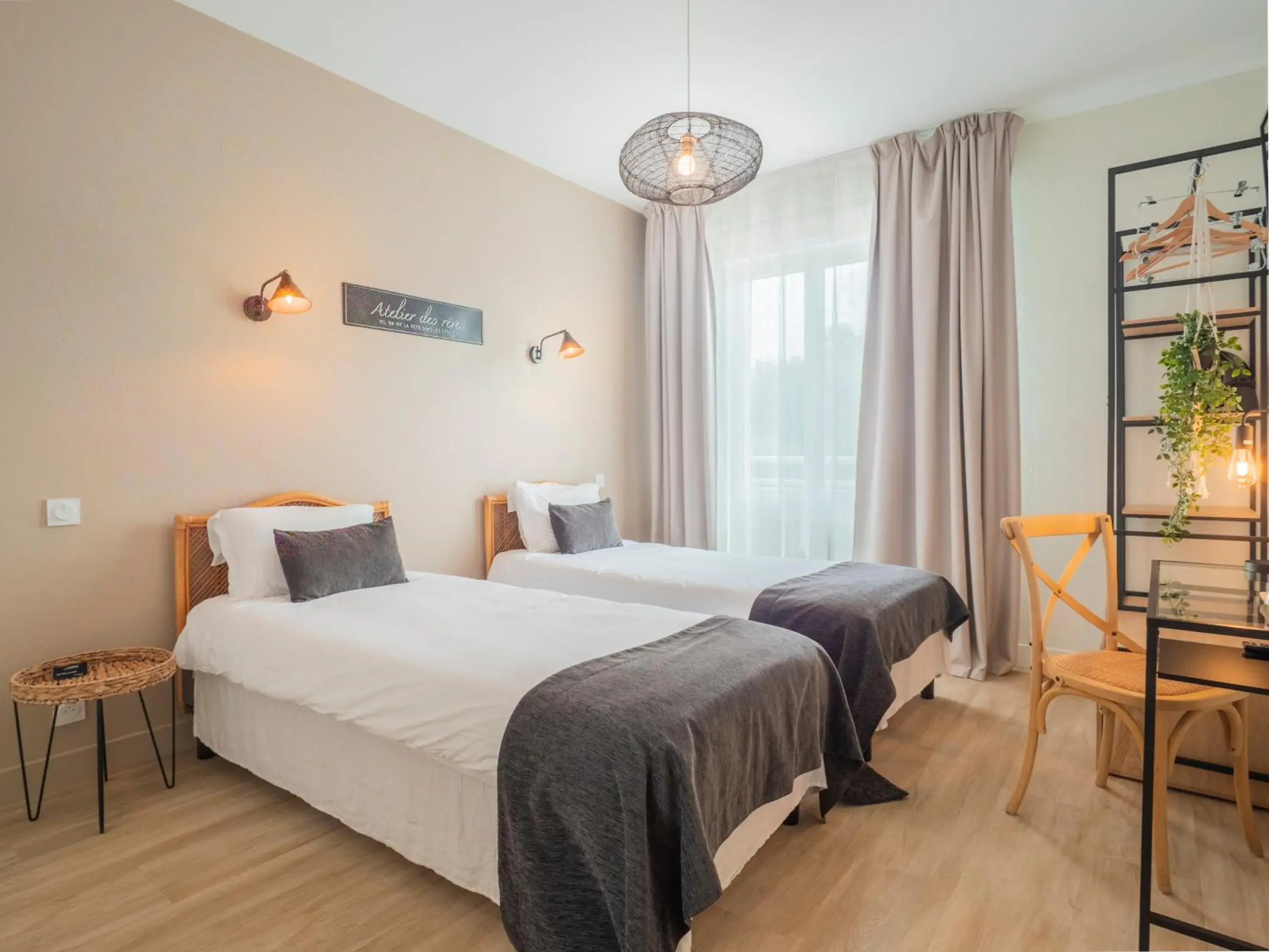 Twin Room in Hotel La Licorne Twin Room in Hotel La Licorne