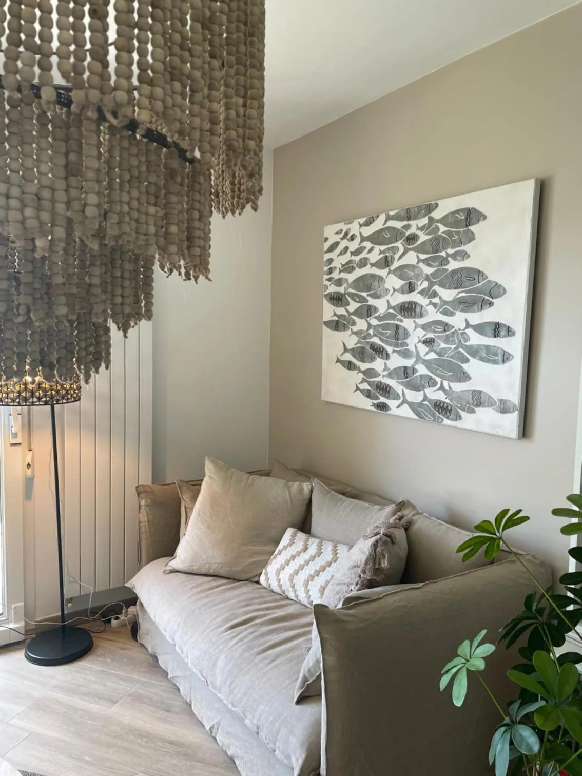 Living room, Bed in Hotel La Licorne