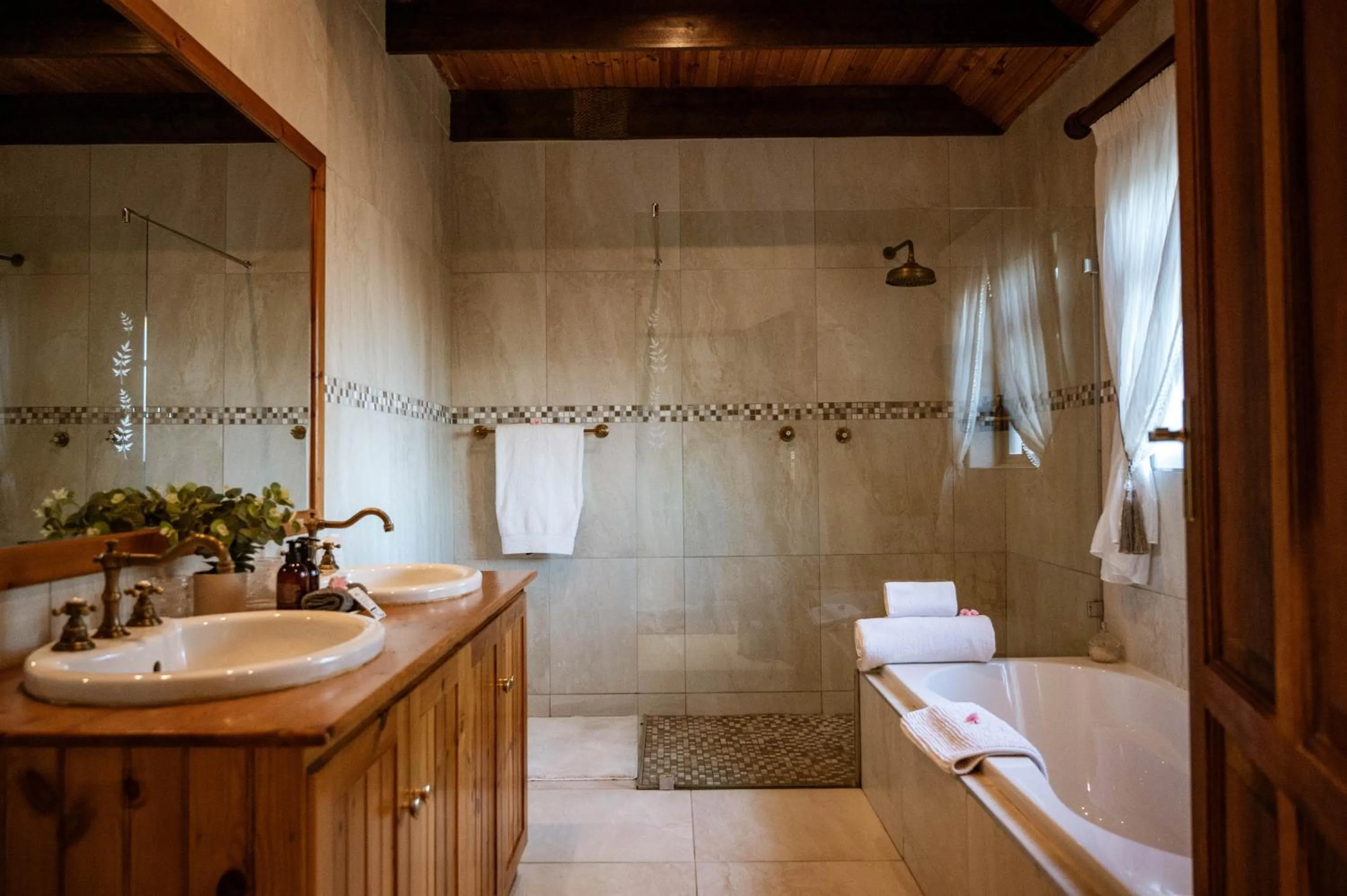 Shower in De Denne Country Guest House