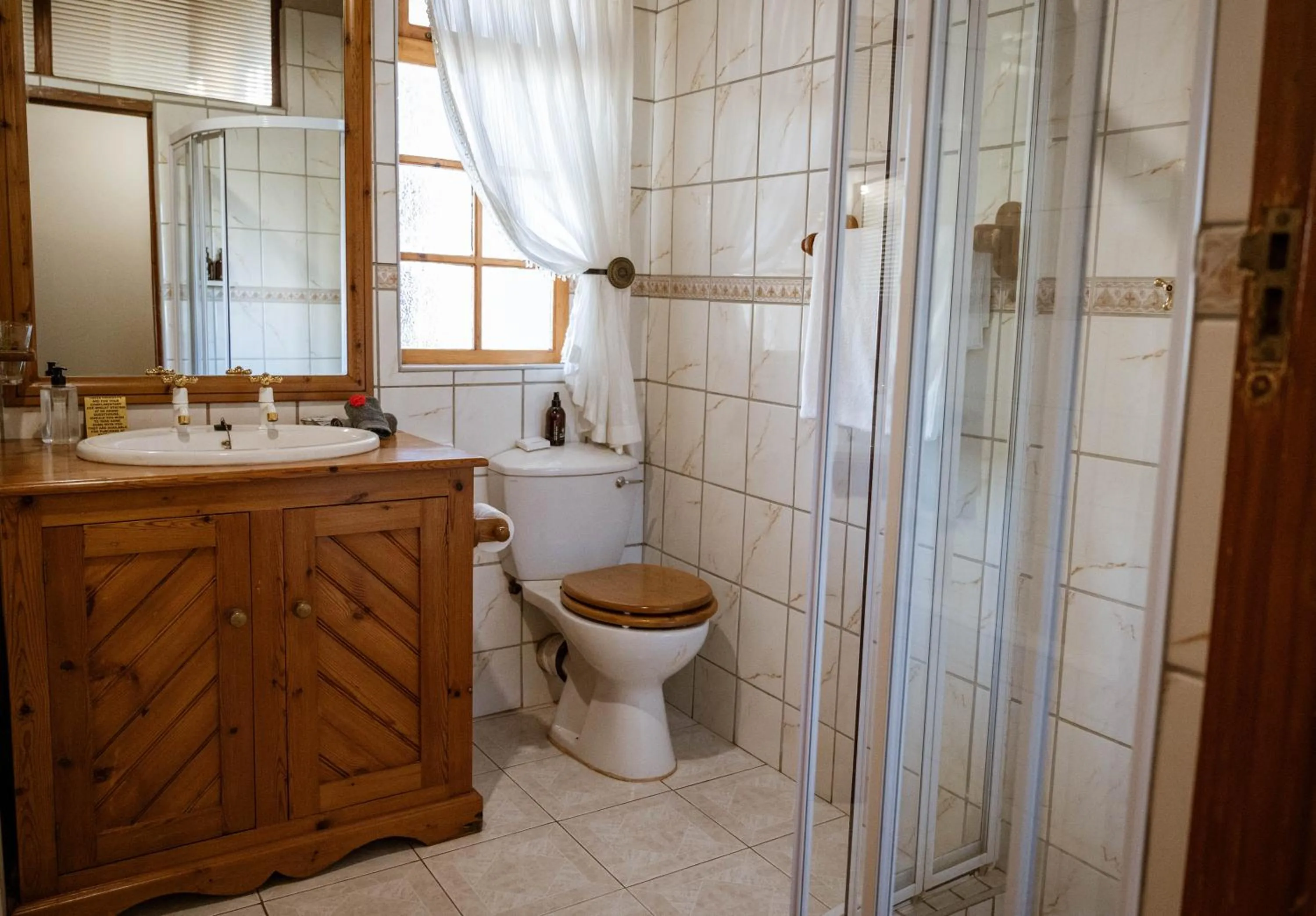 Shower in De Denne Country Guest House