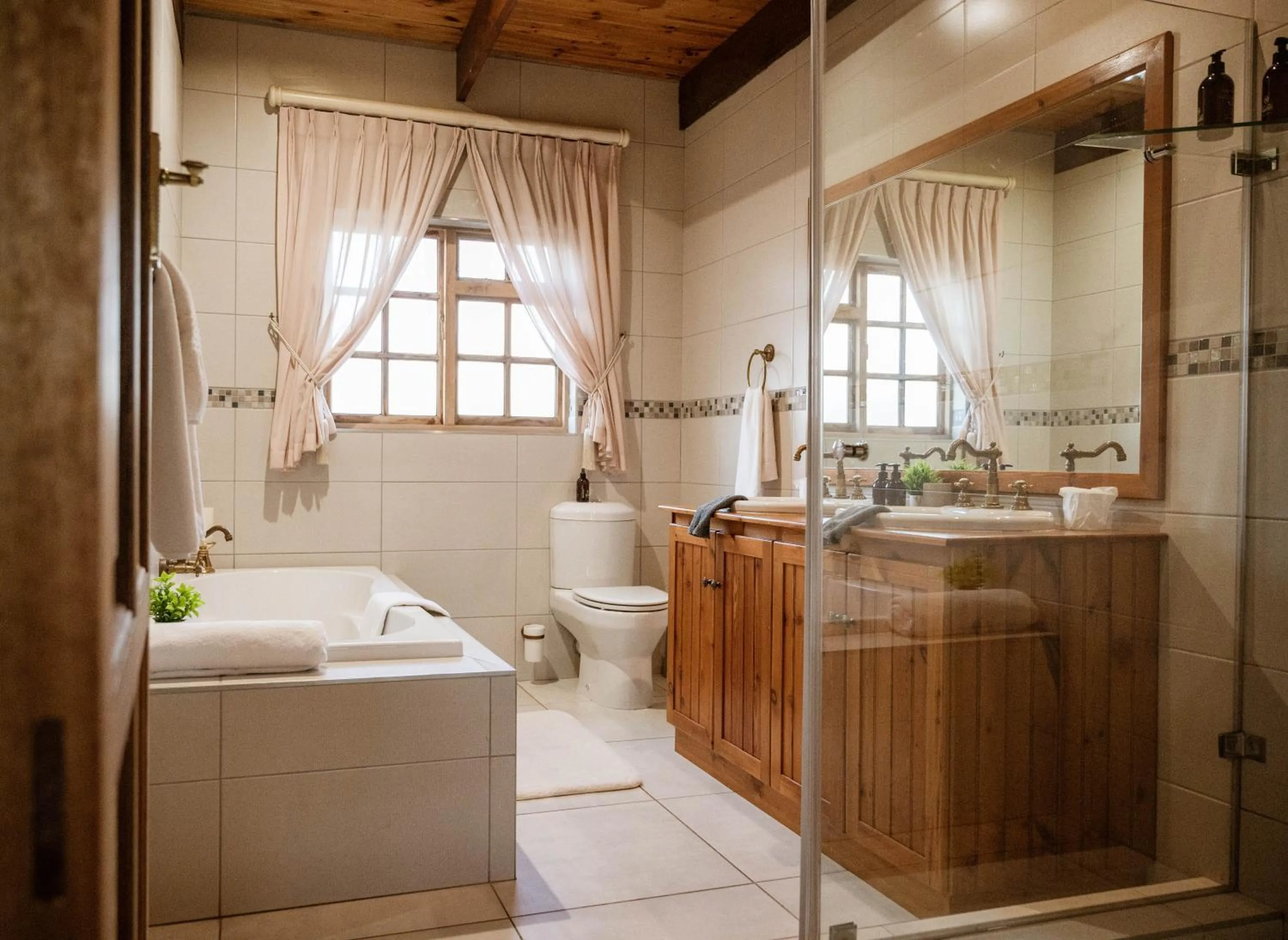 Shower in De Denne Country Guest House