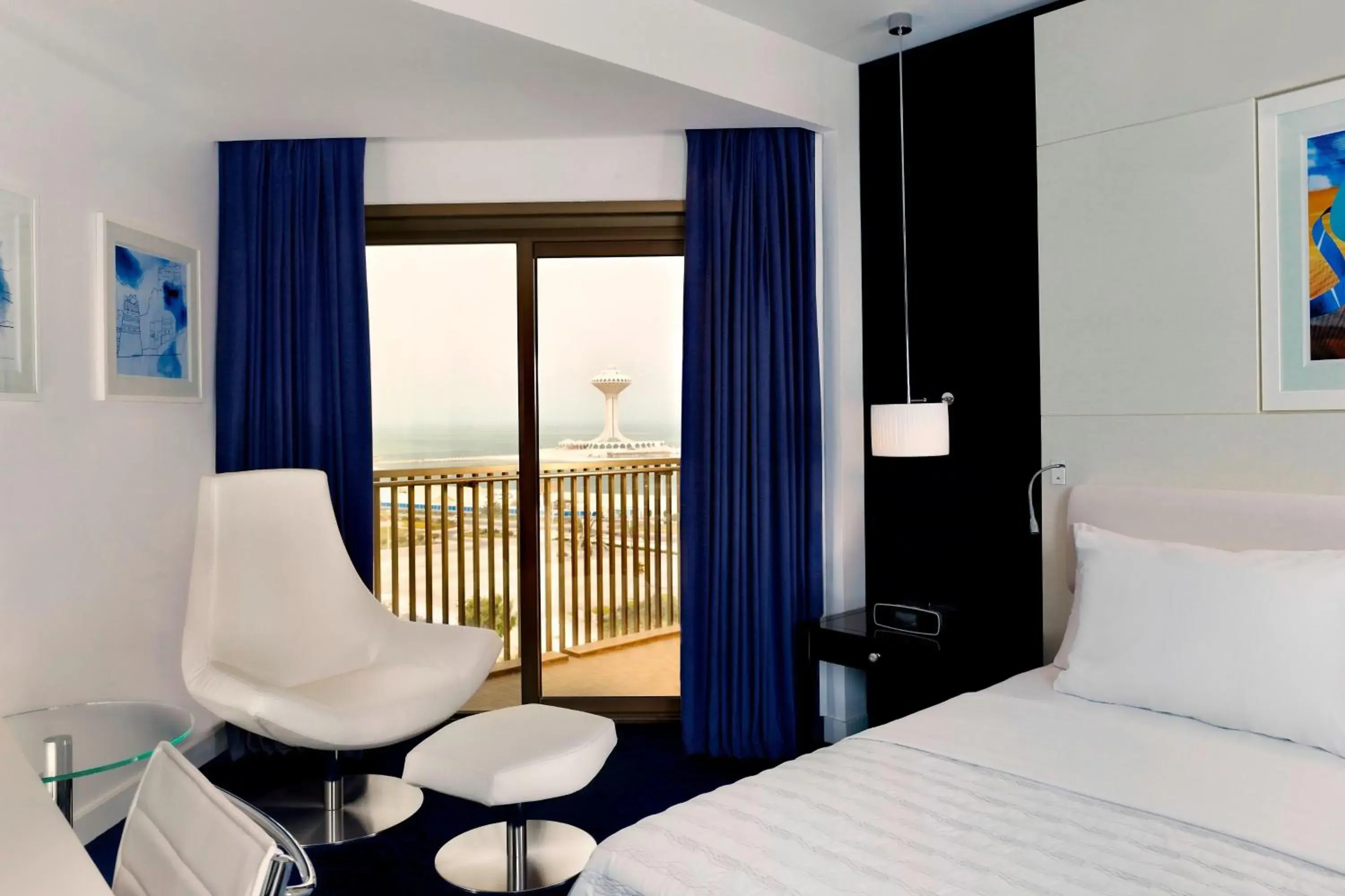 Club Room, Club Lounge Access, Sea view, 1 King in Le Meridien Al Khobar Club Room, Club Lounge Access, Sea view, 1 King in Le Meridien Al Khobar