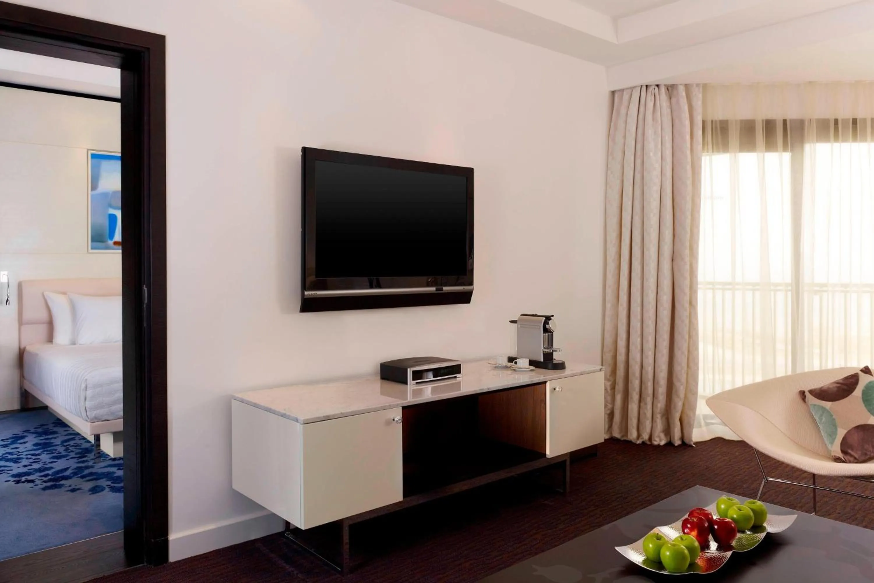 Living room, Bed in Le Meridien Al Khobar