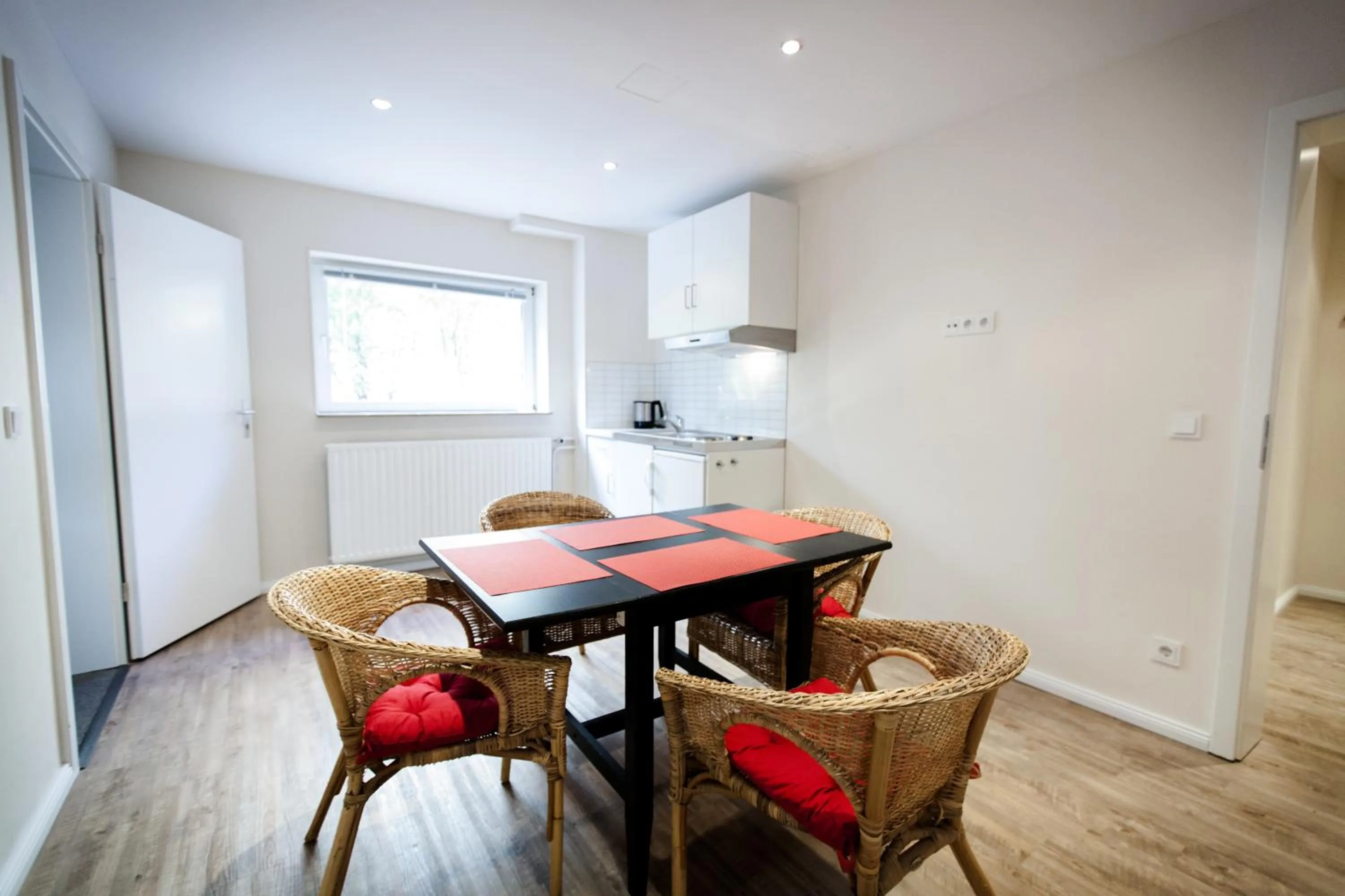 Kitchen or kitchenette in Arcade Hotel & Hostel Hamburg