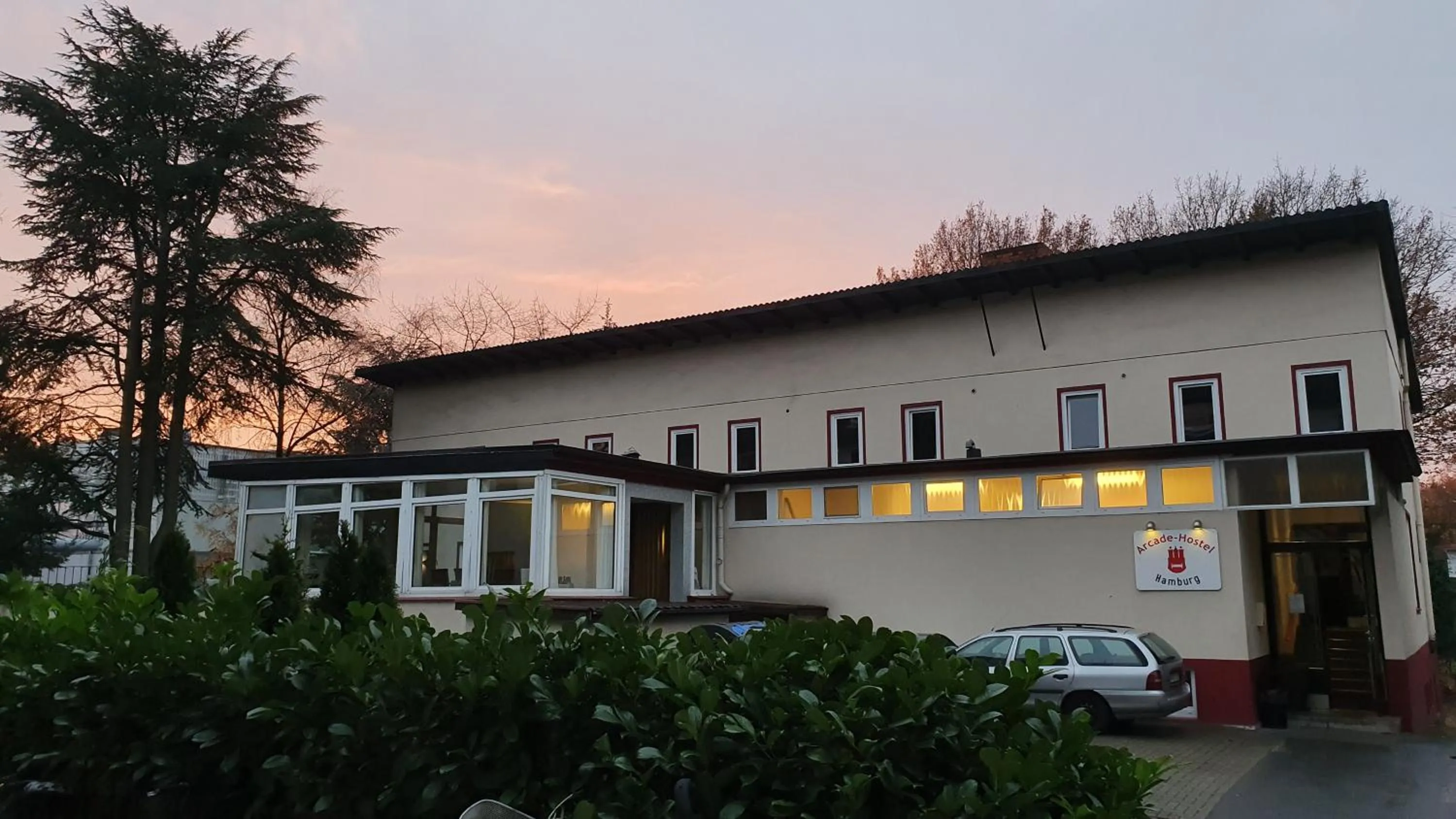 Property building in Arcade Hotel & Hostel Hamburg