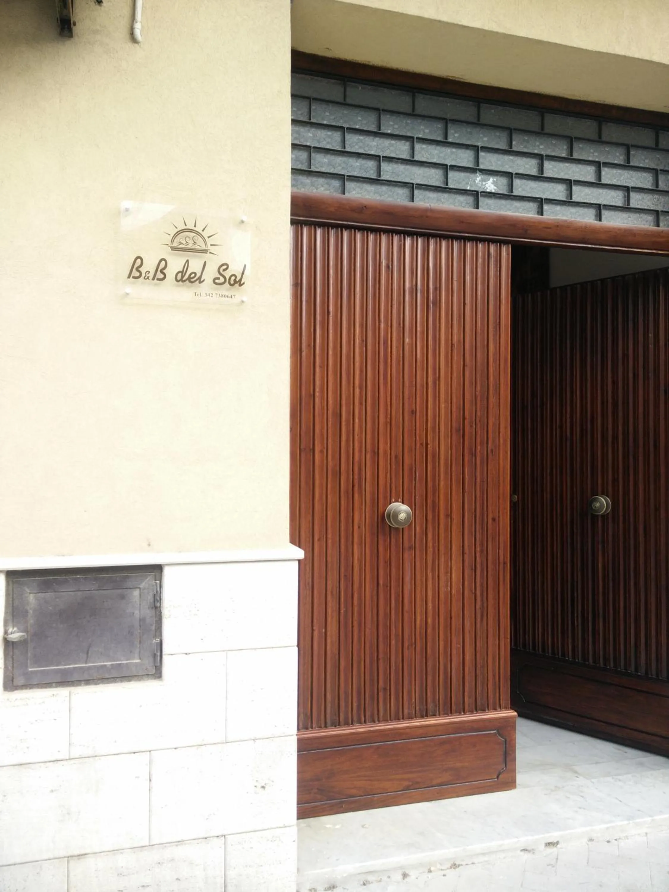 Facade/entrance in B&B del Sol