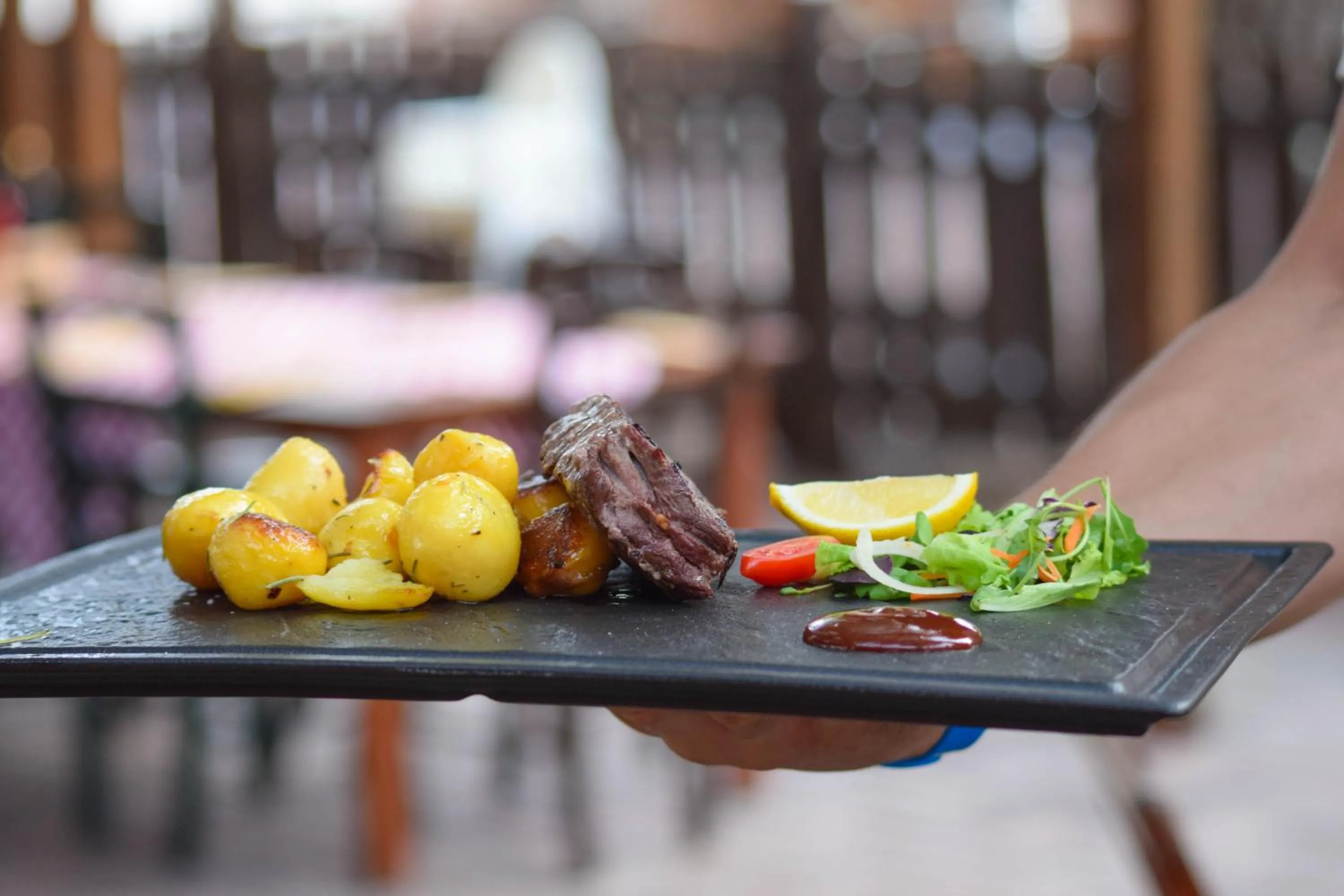 Restaurant/places to eat in Luxury Camp at Union Lido