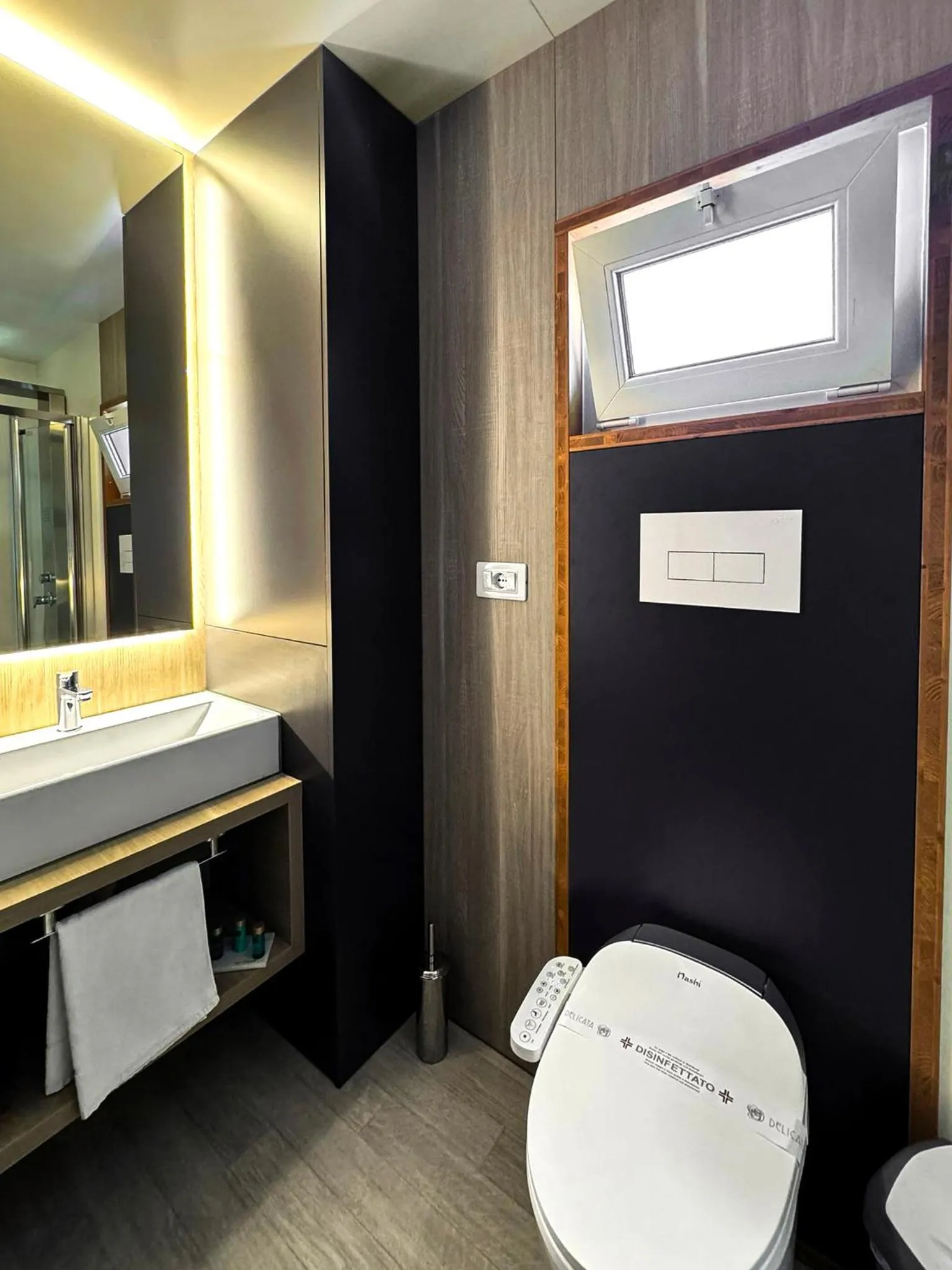 Bathroom in Luxury Camp at Union Lido