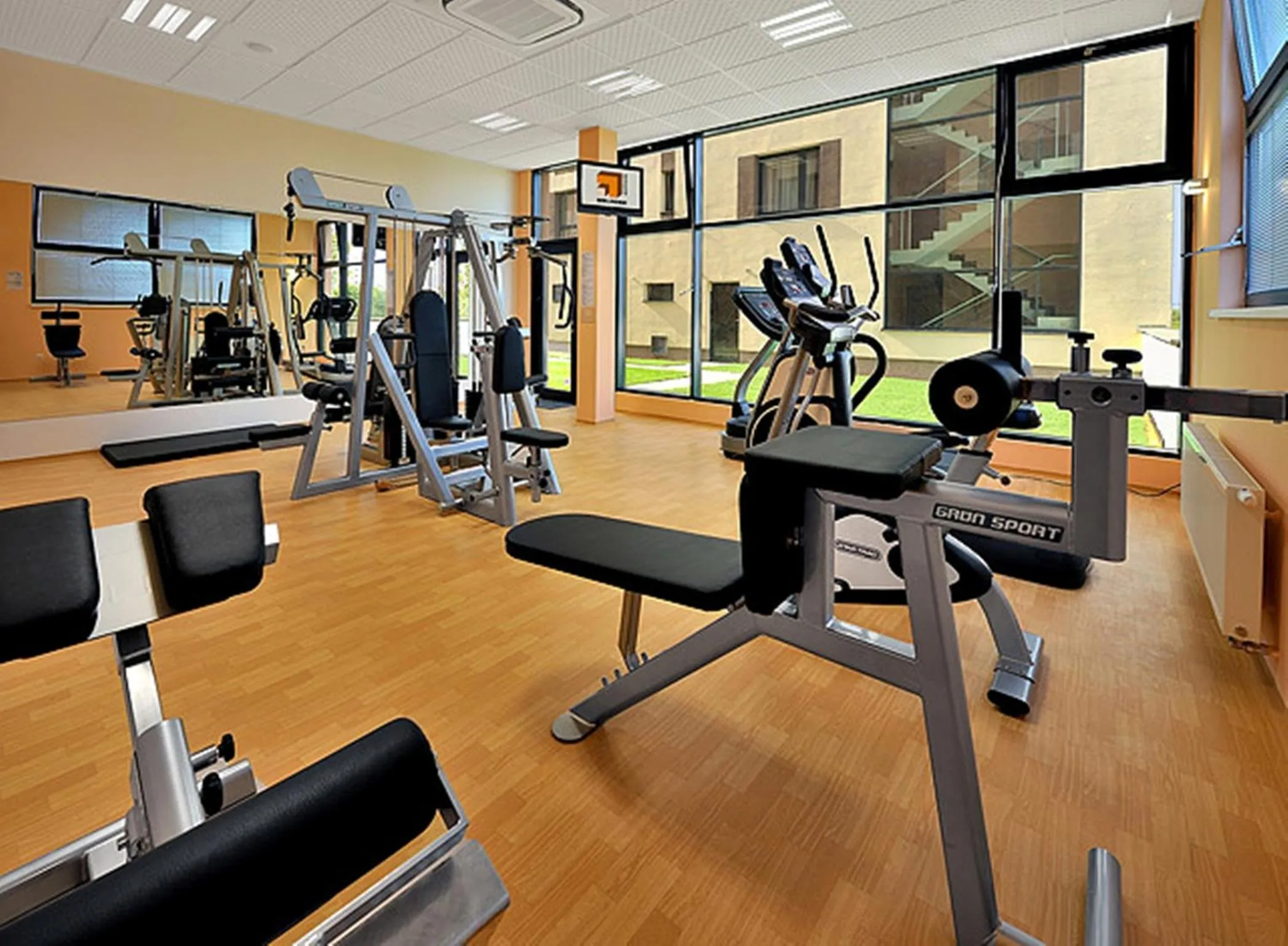 Fitness centre/facilities in Melrose Apartments