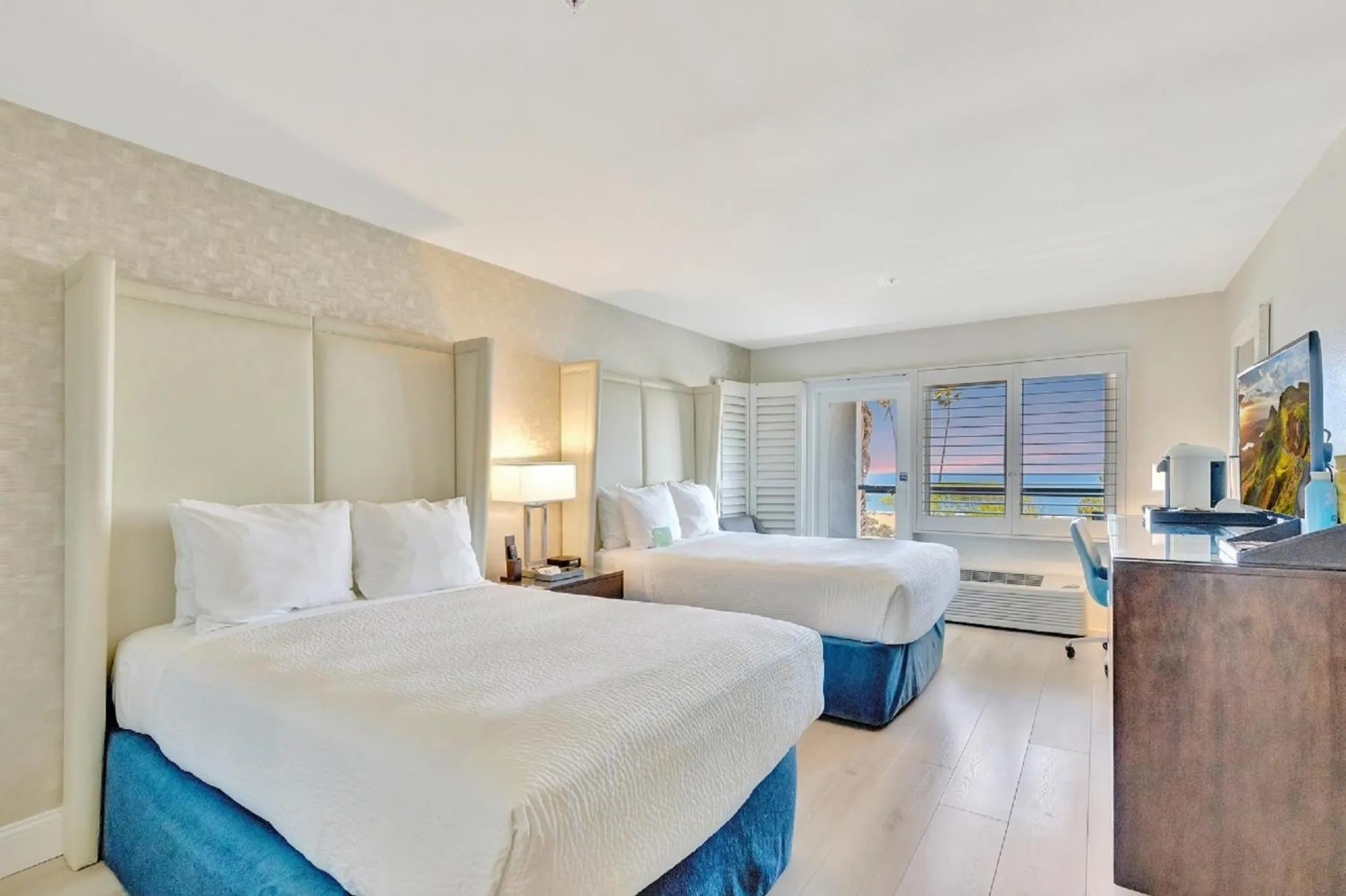 Sea view, Bed in Ocean View Hotel