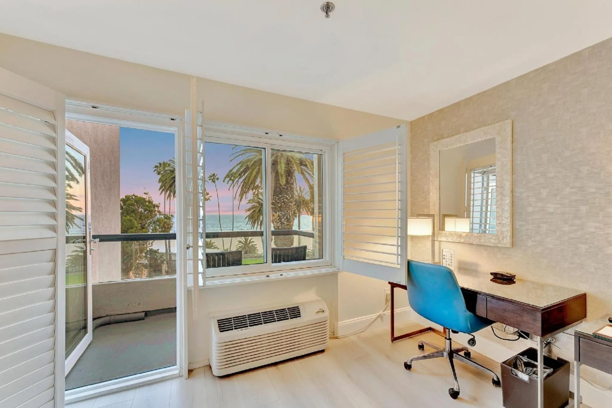 Balcony/Terrace in Ocean View Hotel