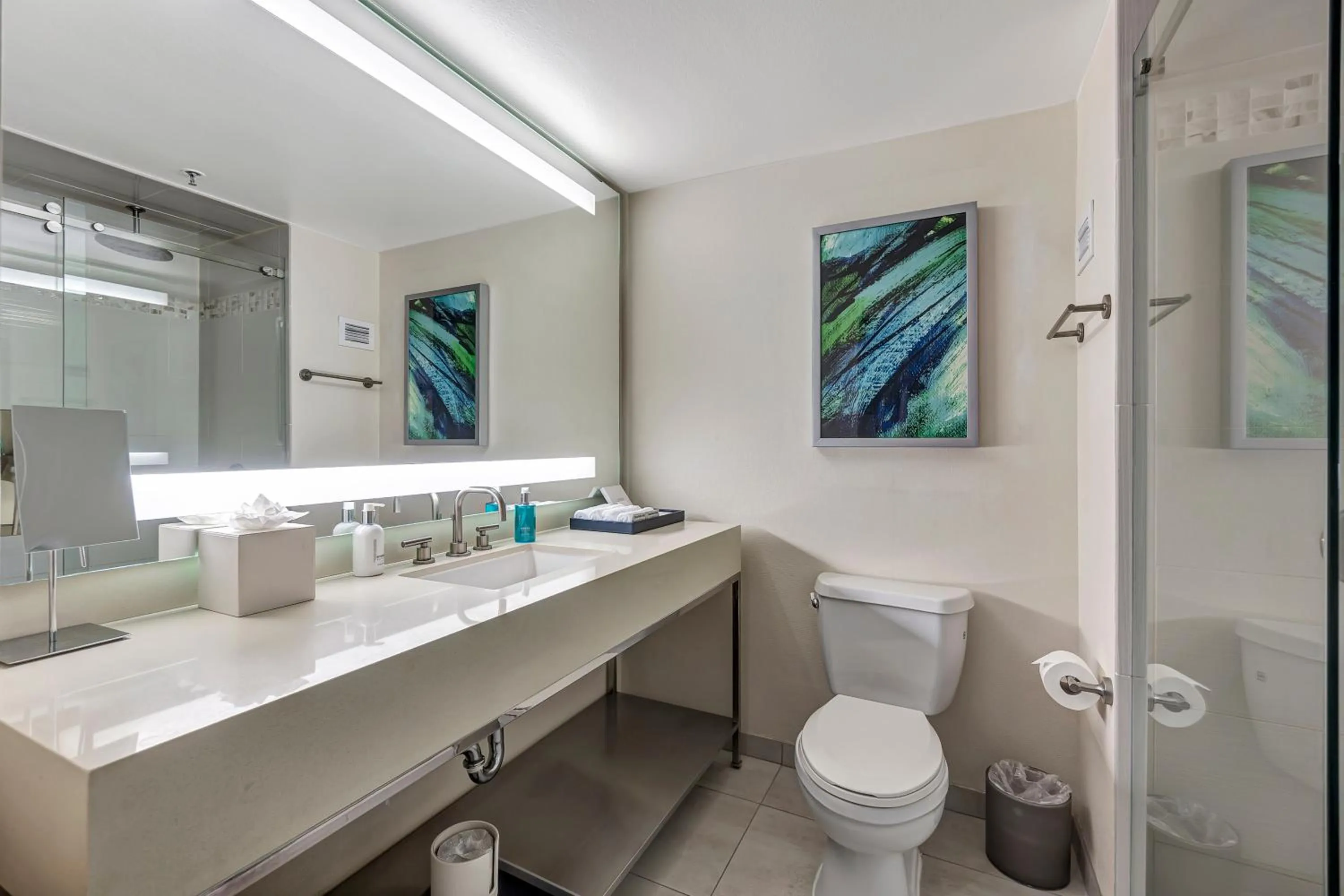 Shower in Ocean View Hotel