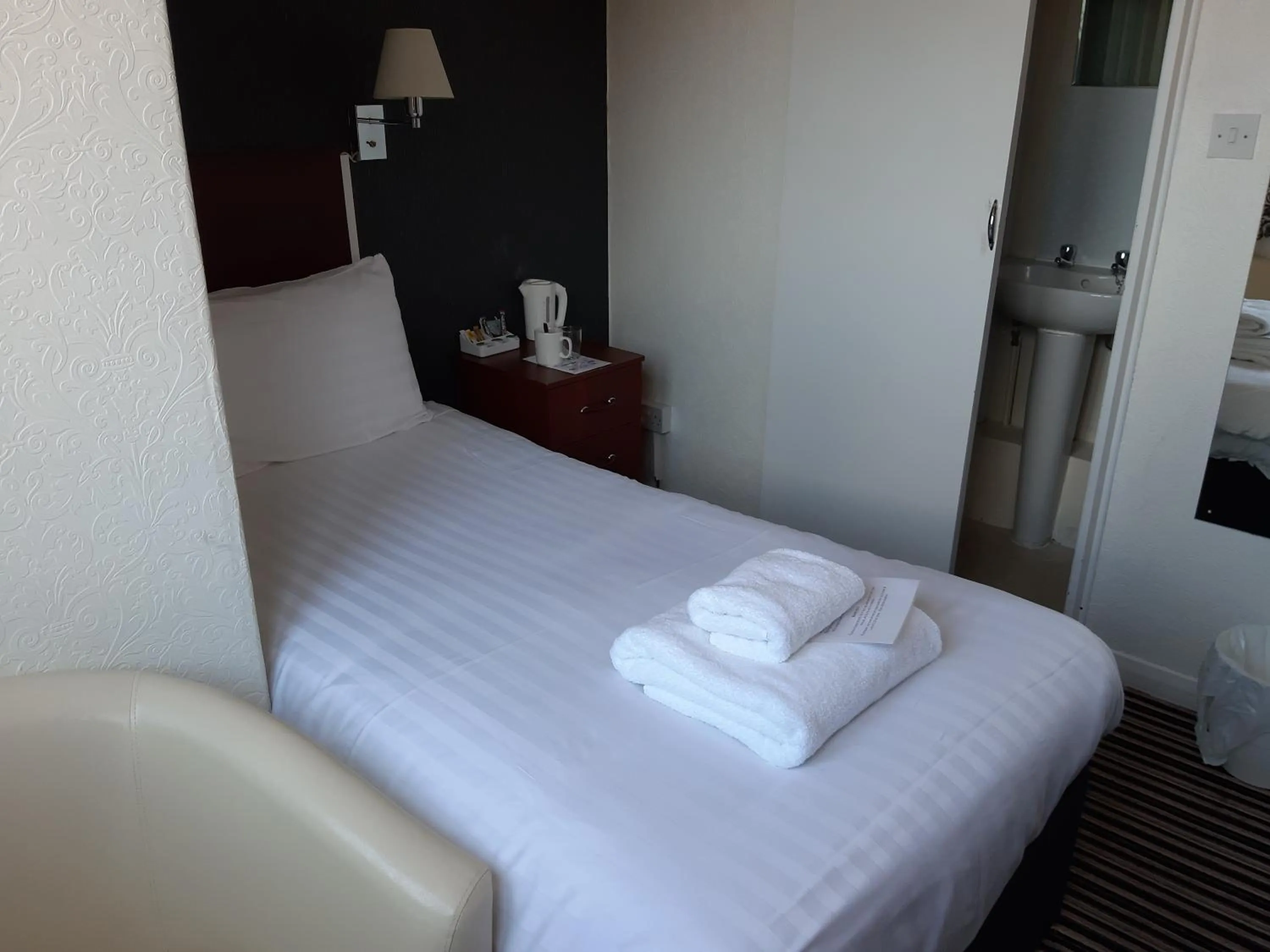 Bed in North Parade Seafront Accommodation