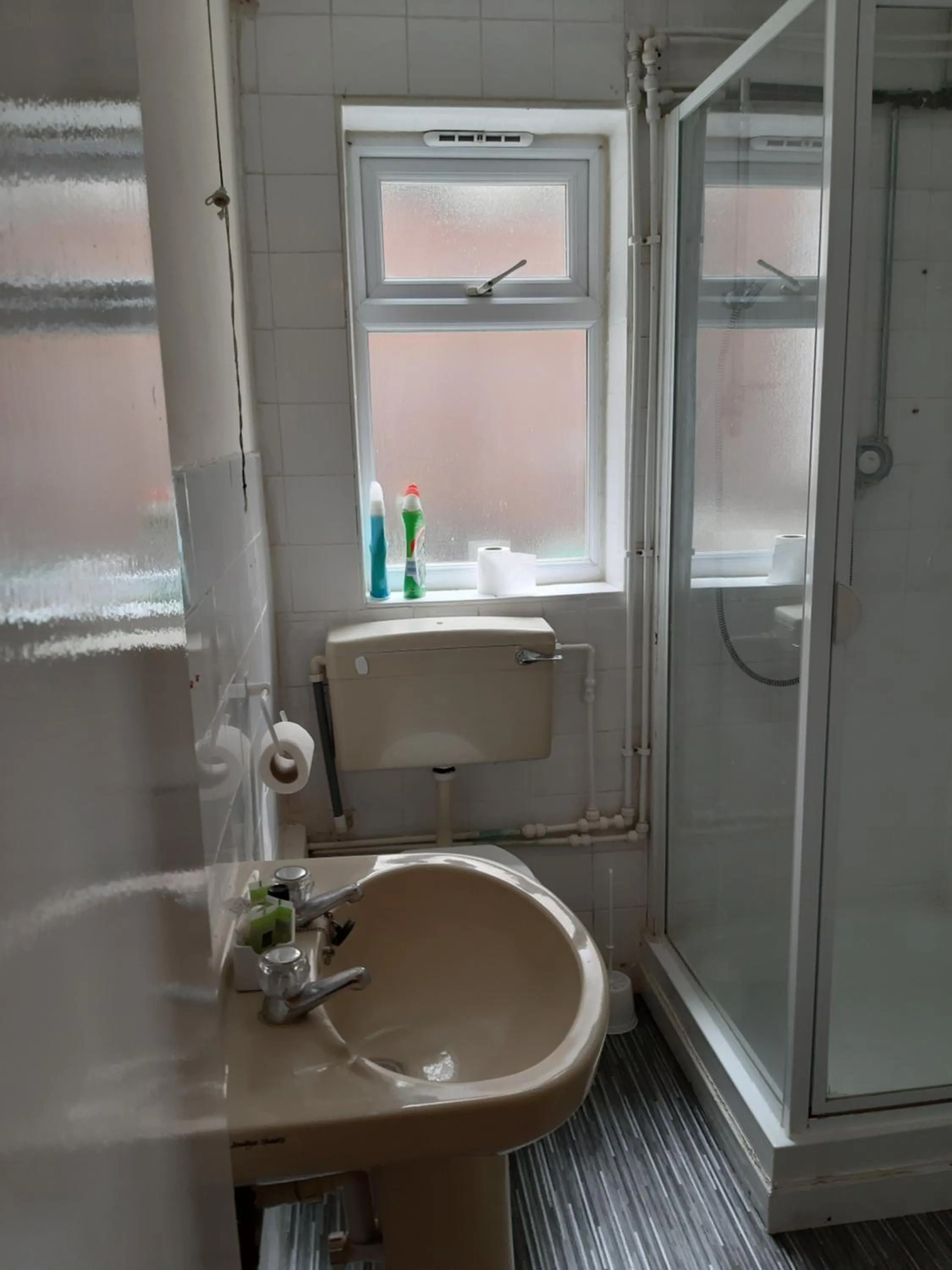 Shower in North Parade Seafront Accommodation