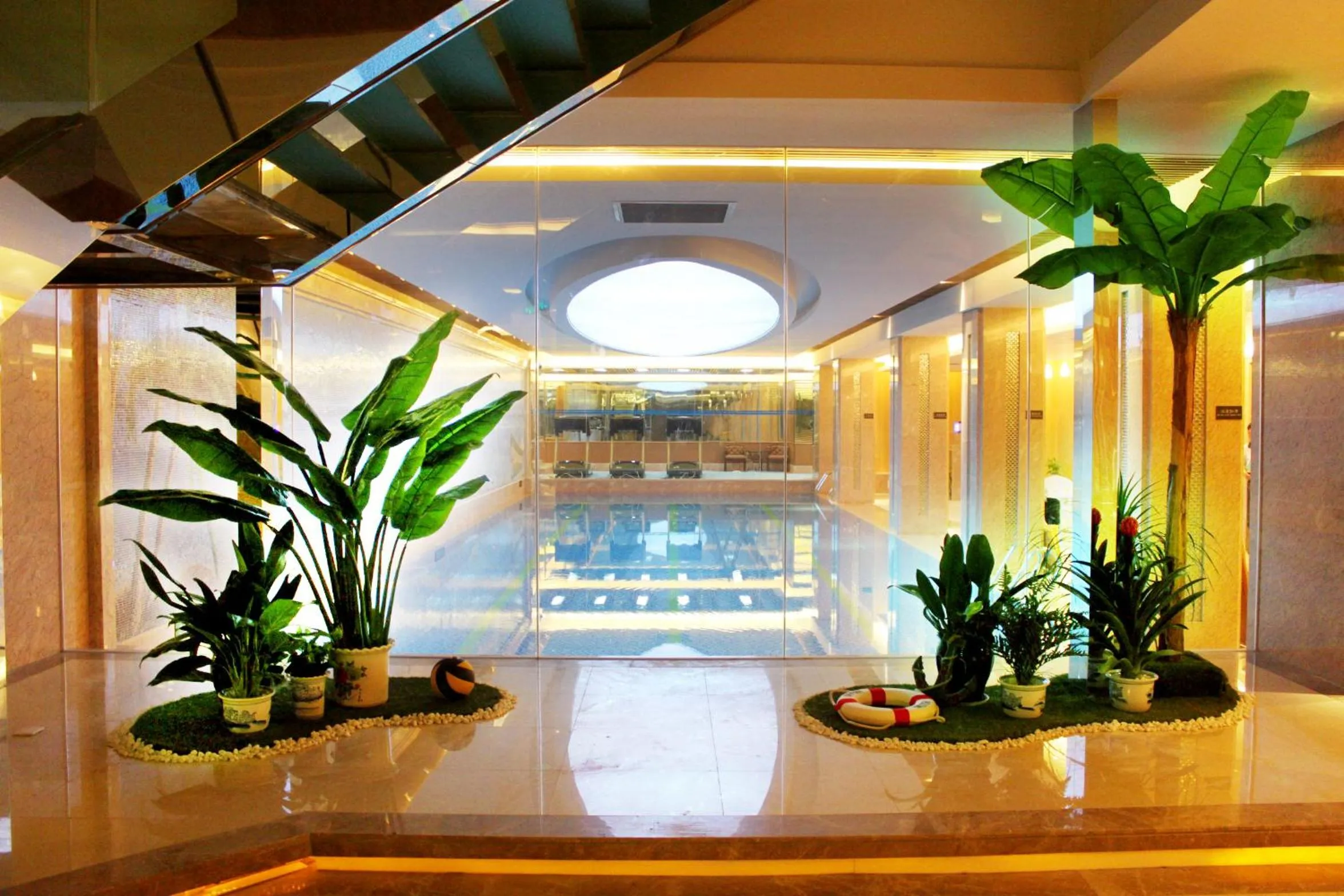 Swimming pool in Hotel Nikko Wuxi