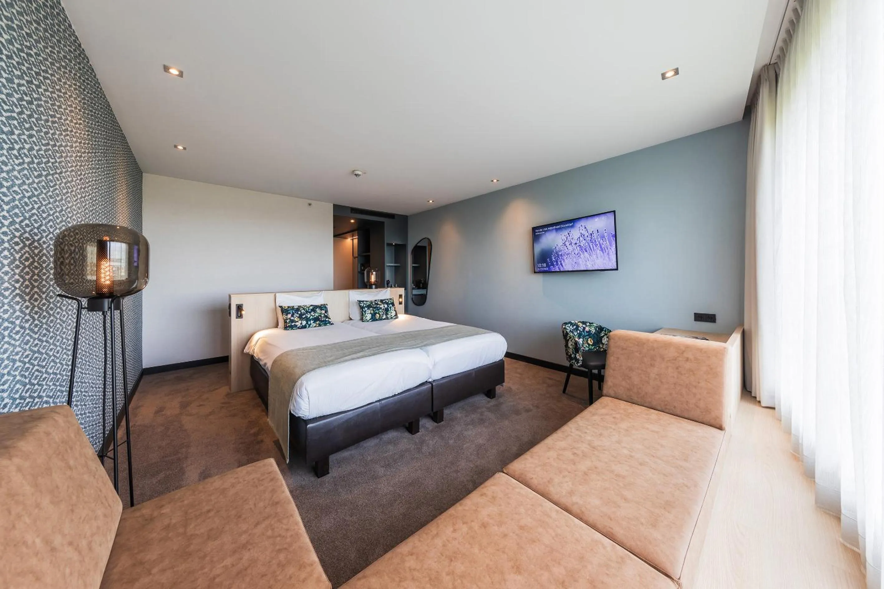 Bed in Van der Valk Hotel Düsseldorf