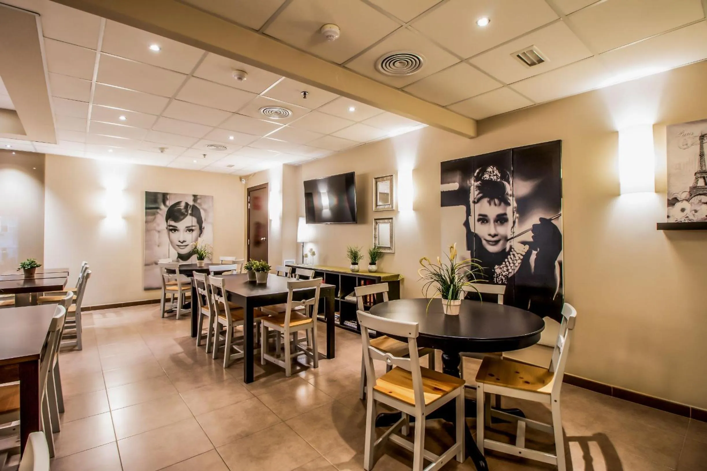 Lounge or bar in SM Hotel Teatre Auditori